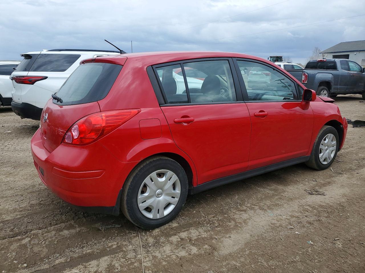 2011 Nissan Versa 1.8 S Red vin: 3N1BC1CPXBL517250