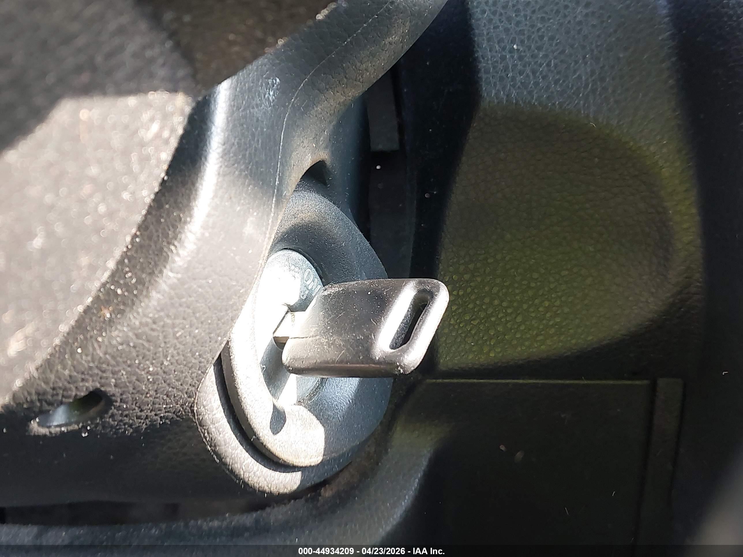 2012 Nissan Versa 1.8 S Красный vin: 3N1BC1CPXCK266916