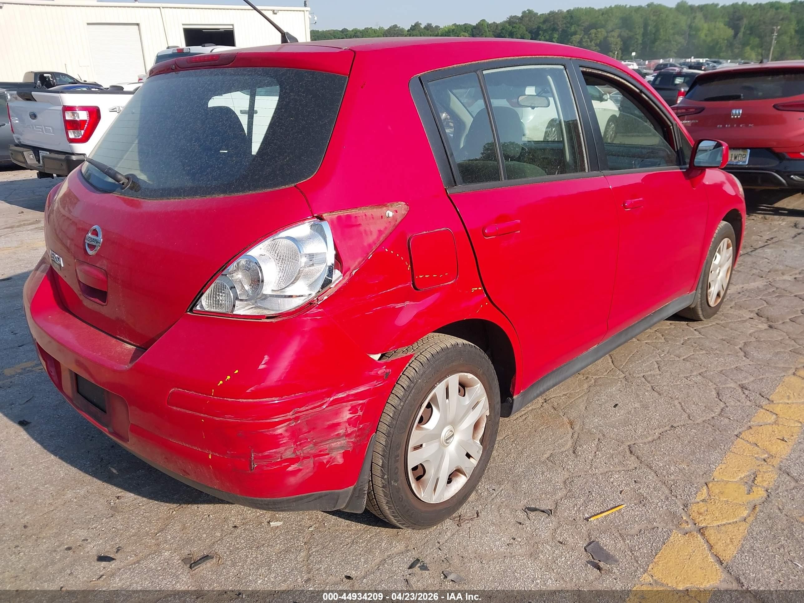 2012 Nissan Versa 1.8 S Красный vin: 3N1BC1CPXCK266916