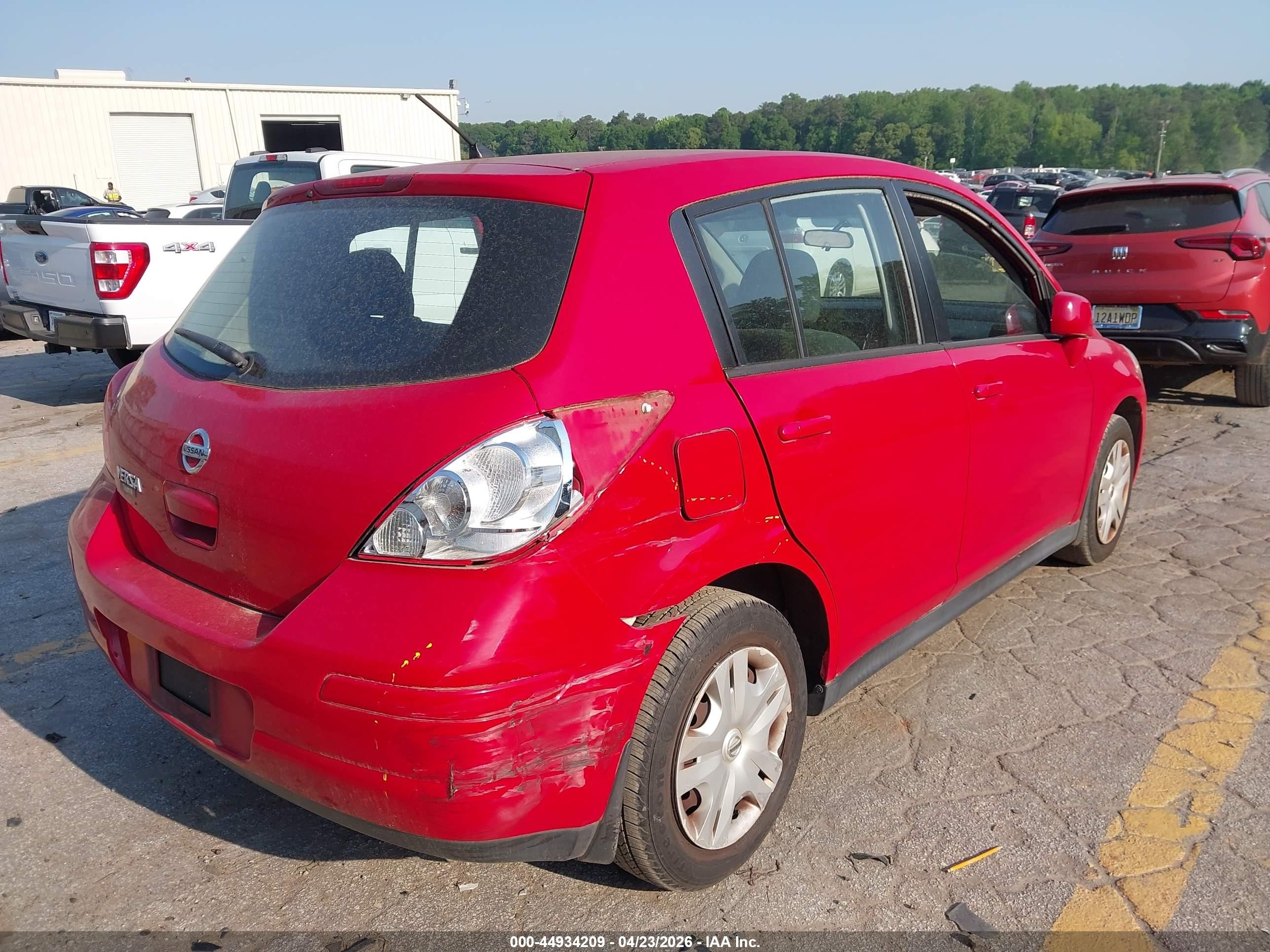 2012 Nissan Versa 1.8 S Красный vin: 3N1BC1CPXCK266916