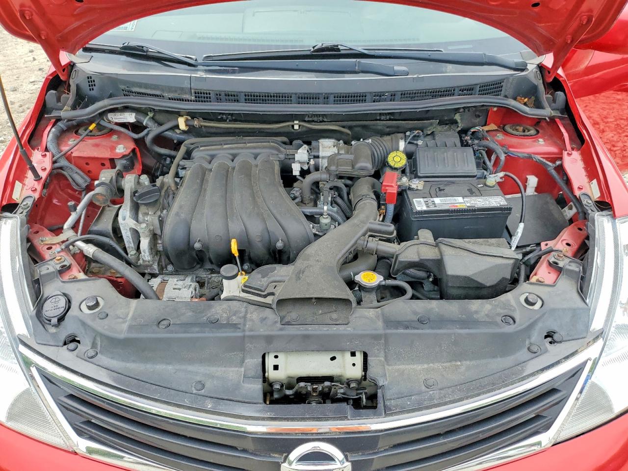 2012 Nissan Versa 1.8 S Red vin: 3N1BC1CPXCK801565