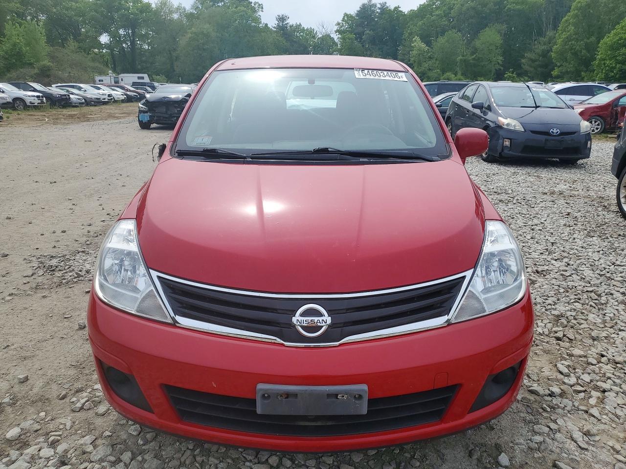 2012 Nissan Versa 1.8 S Red vin: 3N1BC1CPXCK801565