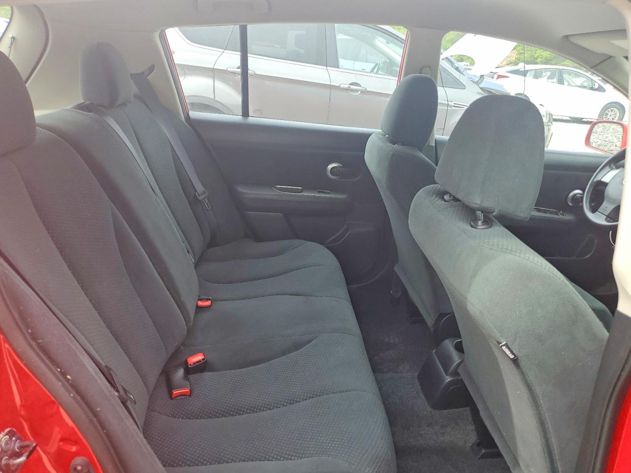 2012 Nissan Versa 1.8 S Red vin: 3N1BC1CPXCK801565