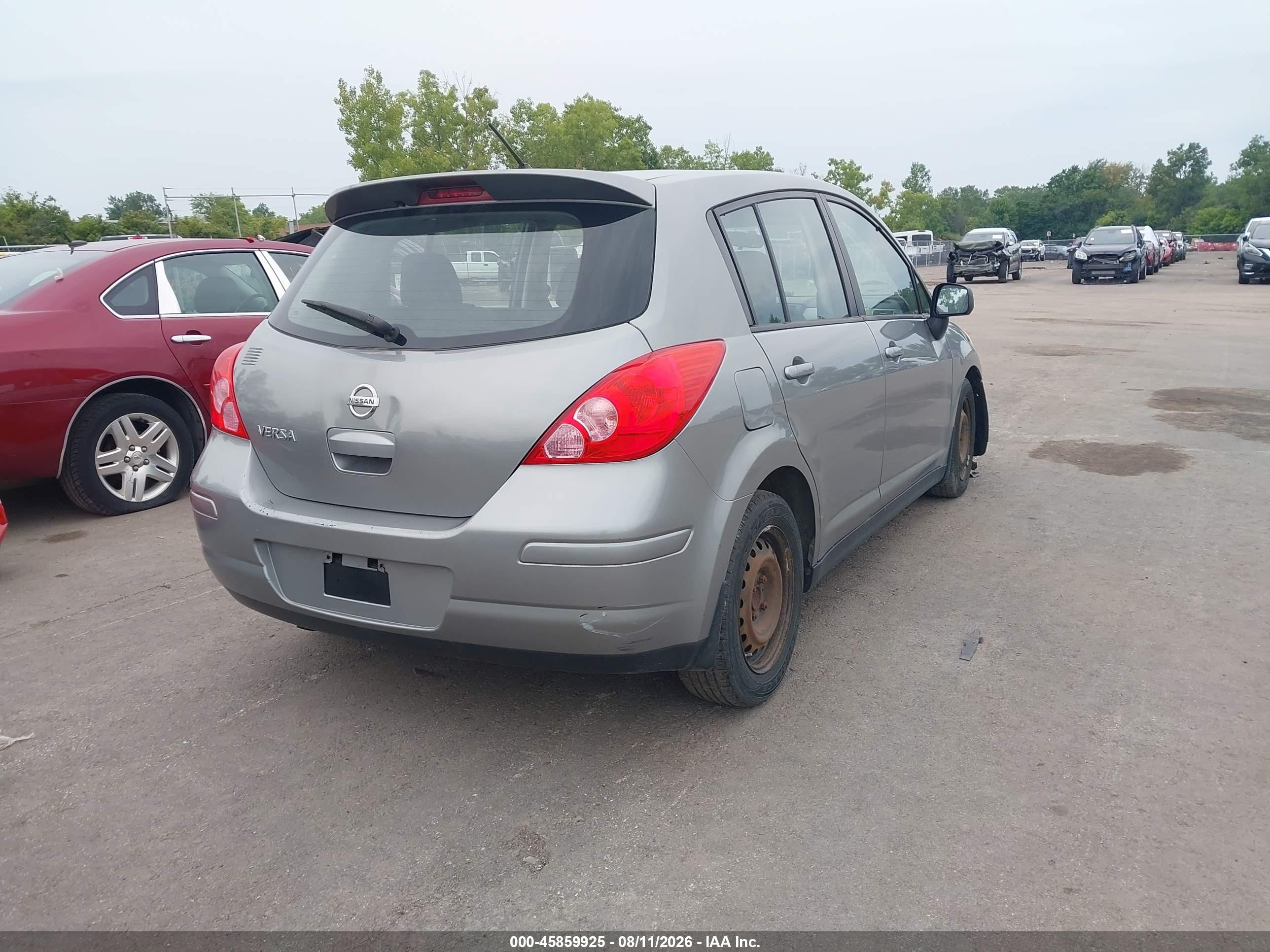 2012 Nissan Versa 1.8 S Silver vin: 3N1BC1CPXCK807320