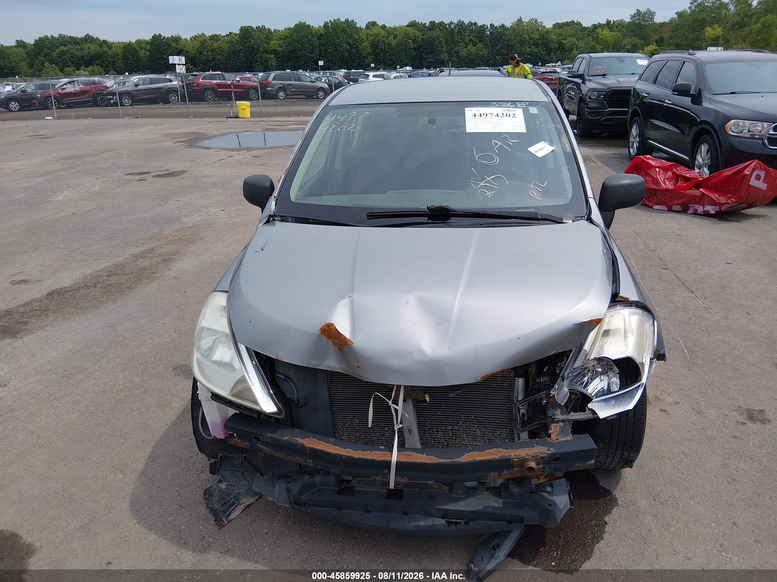 2012 Nissan Versa 1.8 S Silver vin: 3N1BC1CPXCK807320