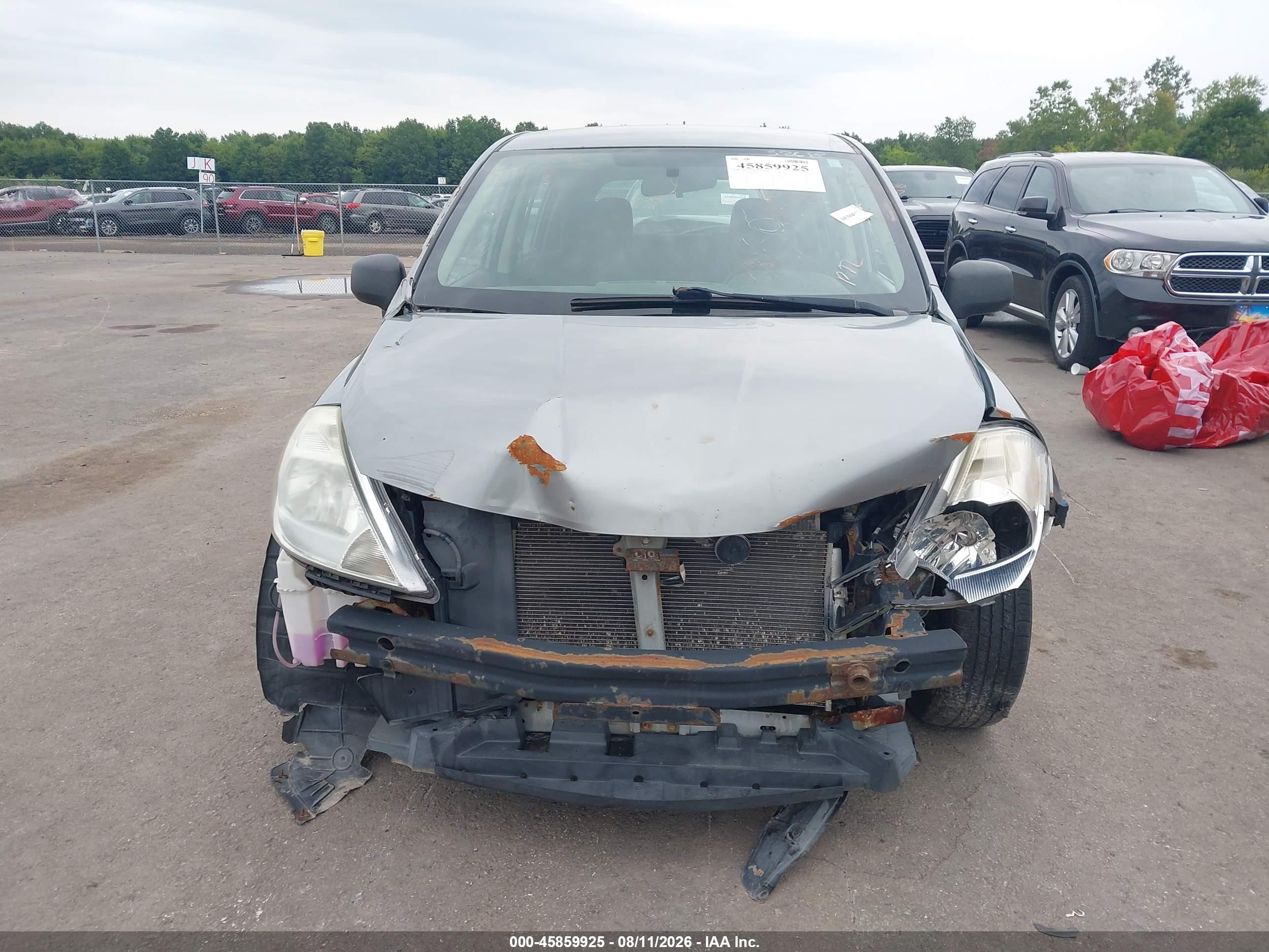 2012 Nissan Versa 1.8 S Silver vin: 3N1BC1CPXCK807320