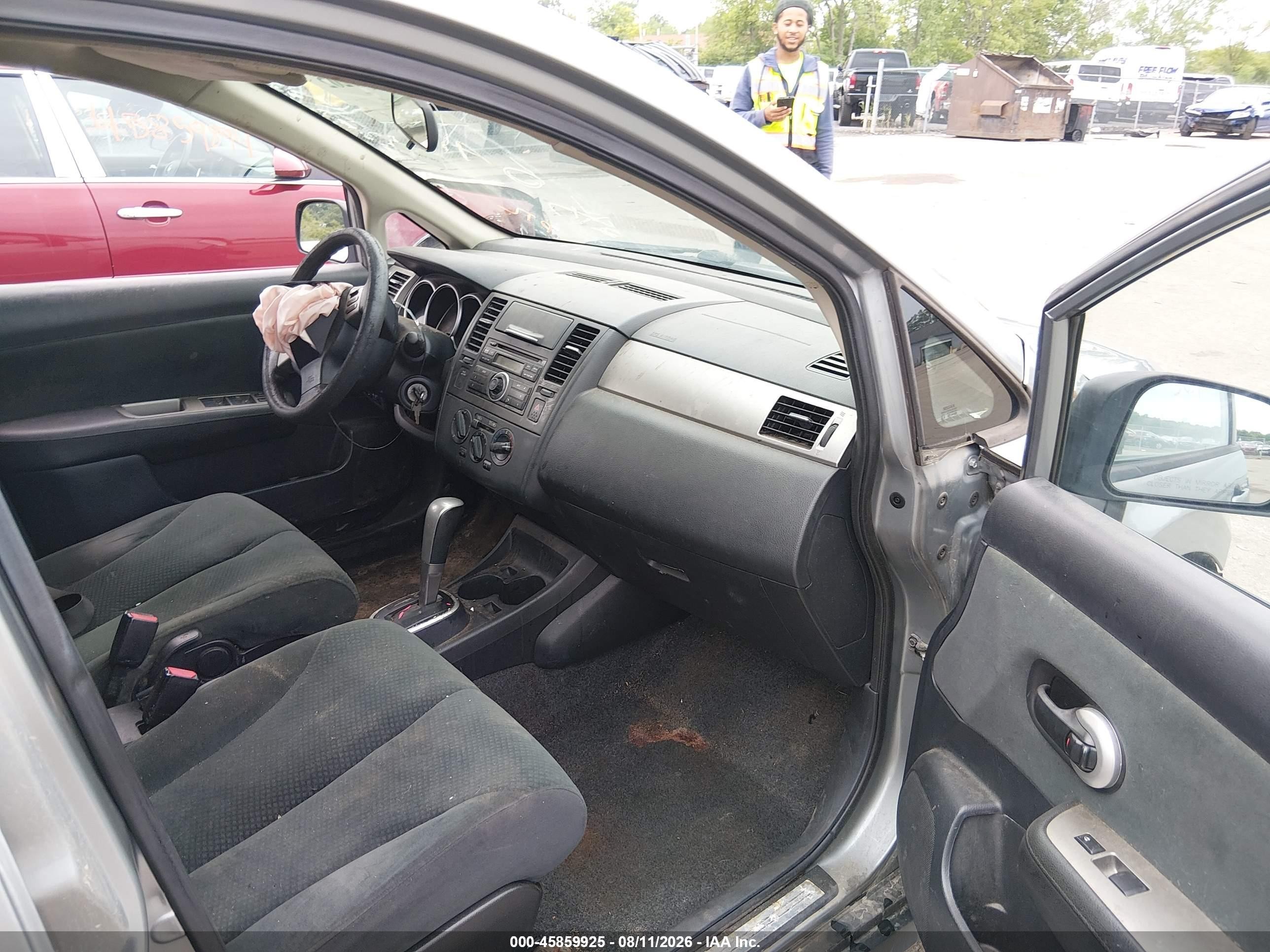2012 Nissan Versa 1.8 S Silver vin: 3N1BC1CPXCK807320