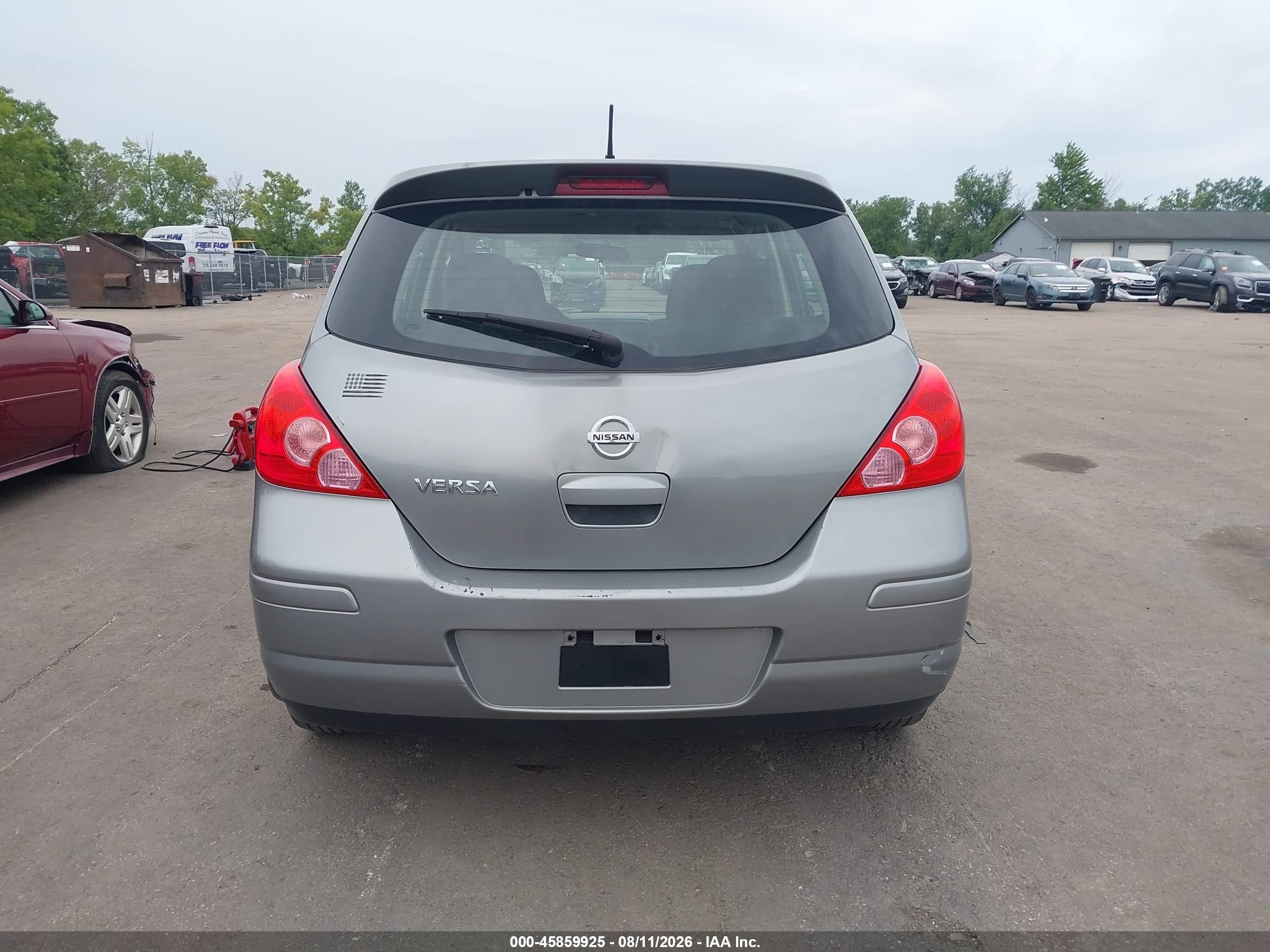 2012 Nissan Versa 1.8 S Silver vin: 3N1BC1CPXCK807320