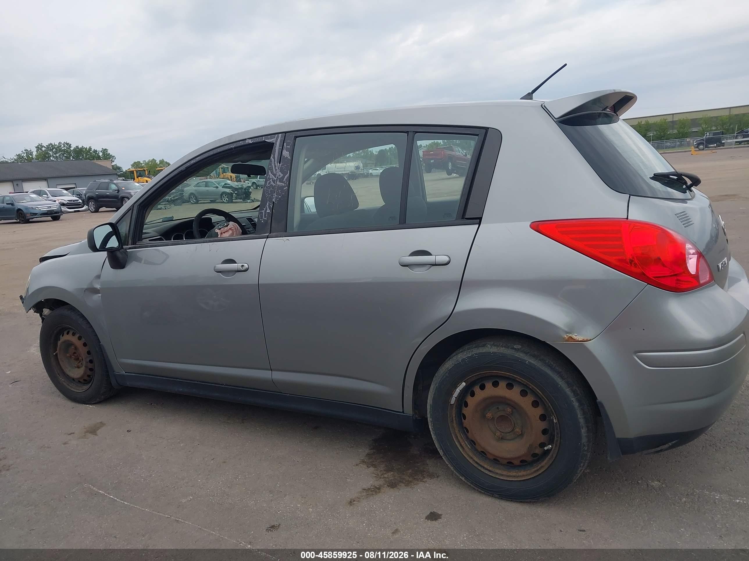2012 Nissan Versa 1.8 S Silver vin: 3N1BC1CPXCK807320