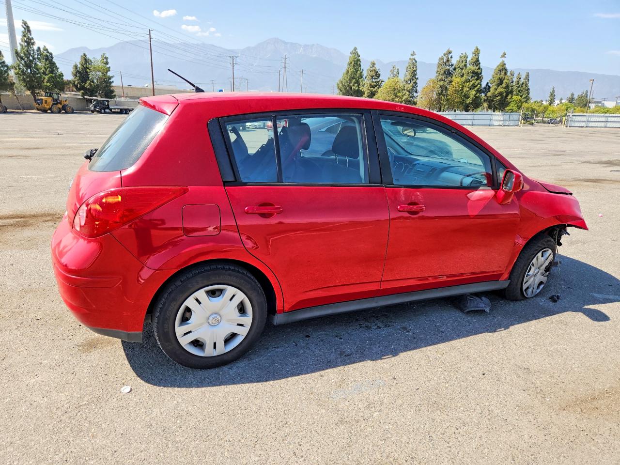 2012 Nissan Versa 1.8 S Red vin: 3N1BC1CPXCK814218