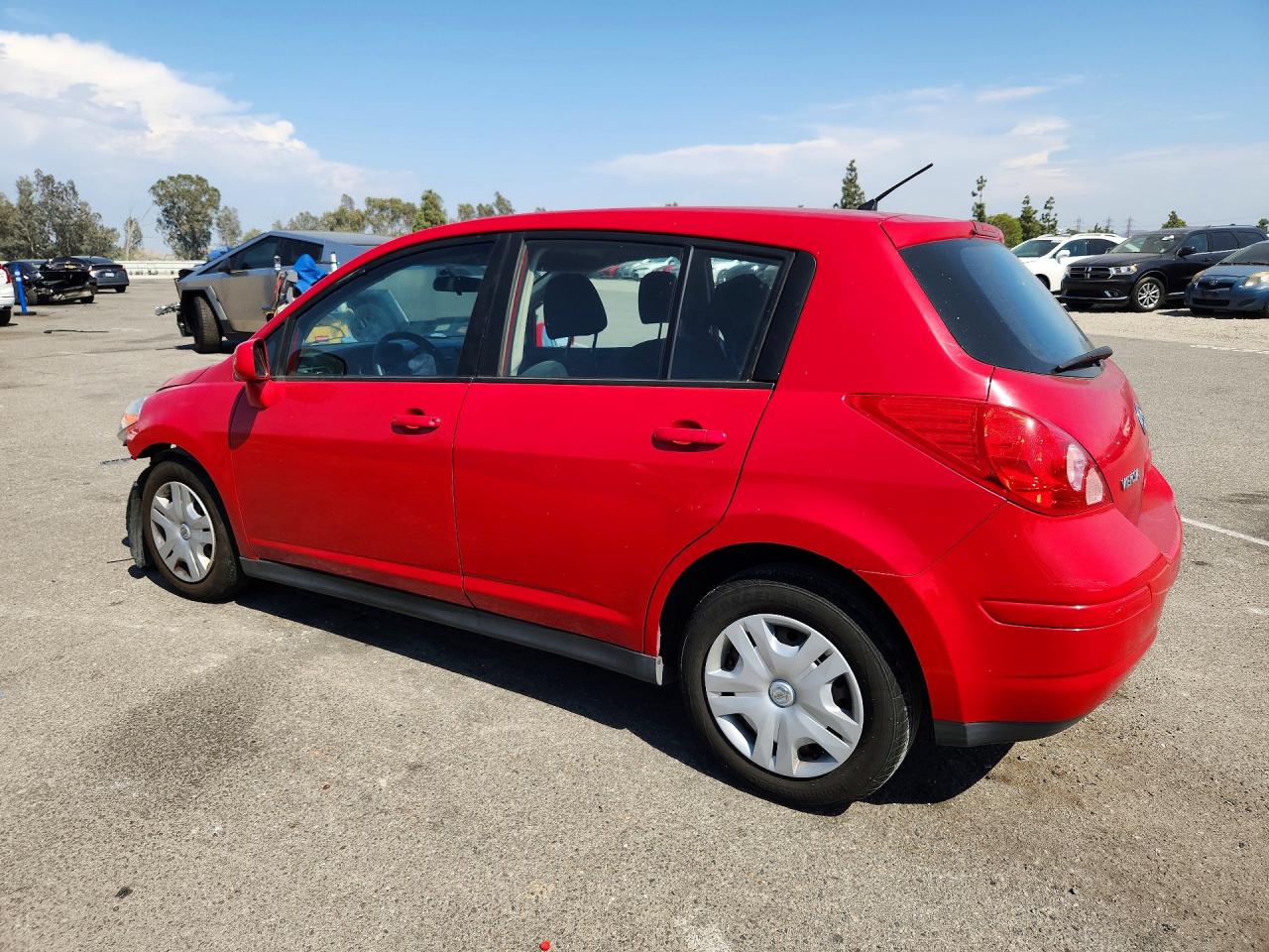 2012 Nissan Versa 1.8 S Red vin: 3N1BC1CPXCK814218