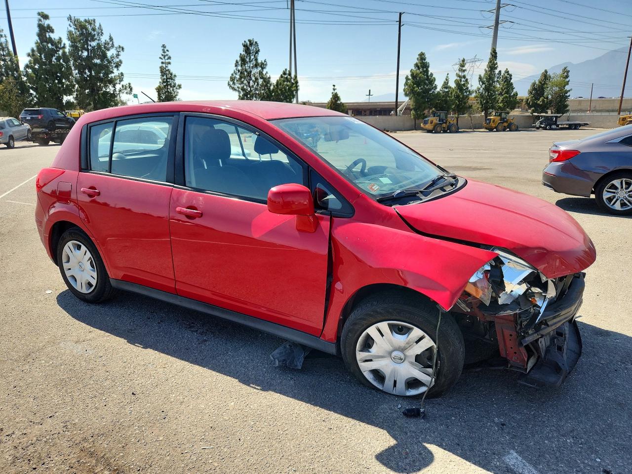 2012 Nissan Versa 1.8 S Red vin: 3N1BC1CPXCK814218