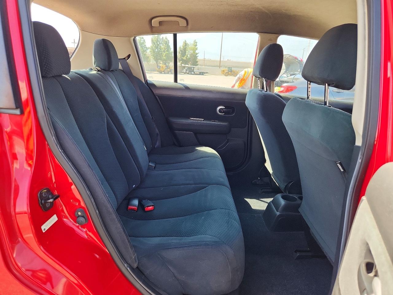 2012 Nissan Versa 1.8 S Red vin: 3N1BC1CPXCK814218