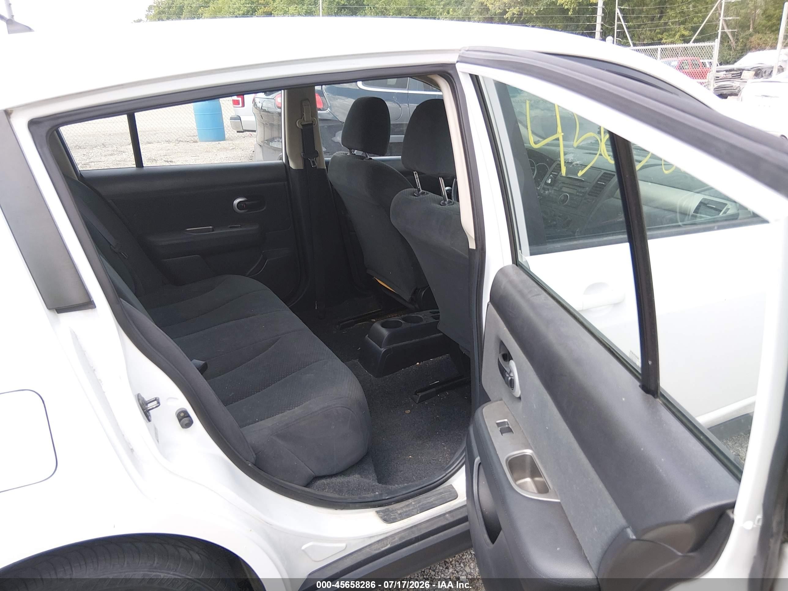 2012 Nissan Versa 1.8 S White vin: 3N1BC1CPXCK815644