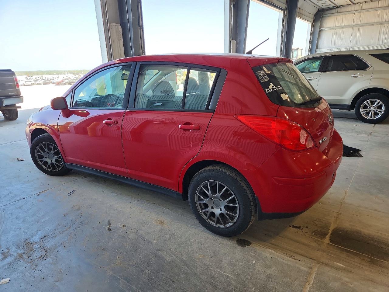 2012 Nissan Versa 1.8 S Red vin: 3N1BC1CPXCL368355