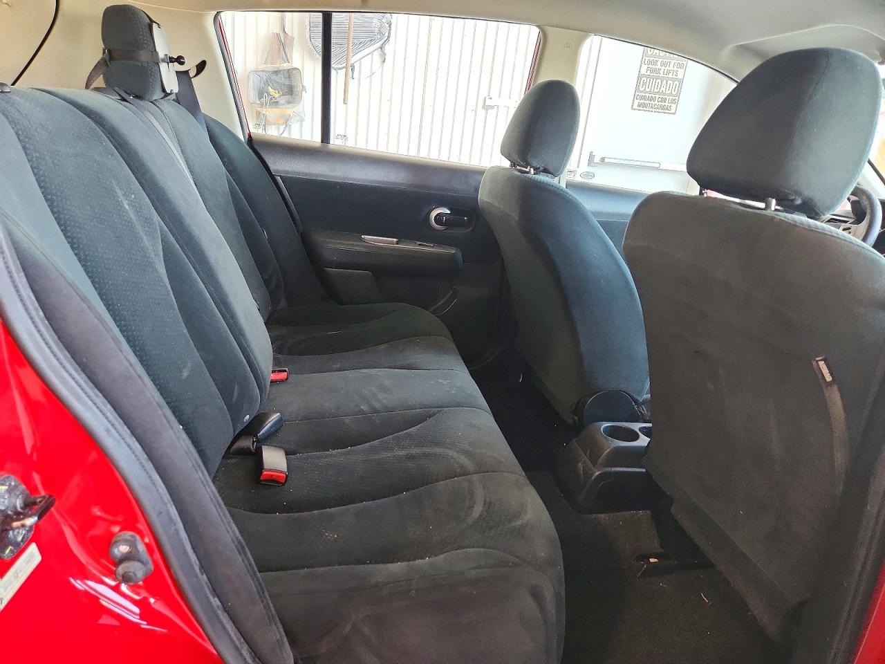 2012 Nissan Versa 1.8 S Red vin: 3N1BC1CPXCL368355