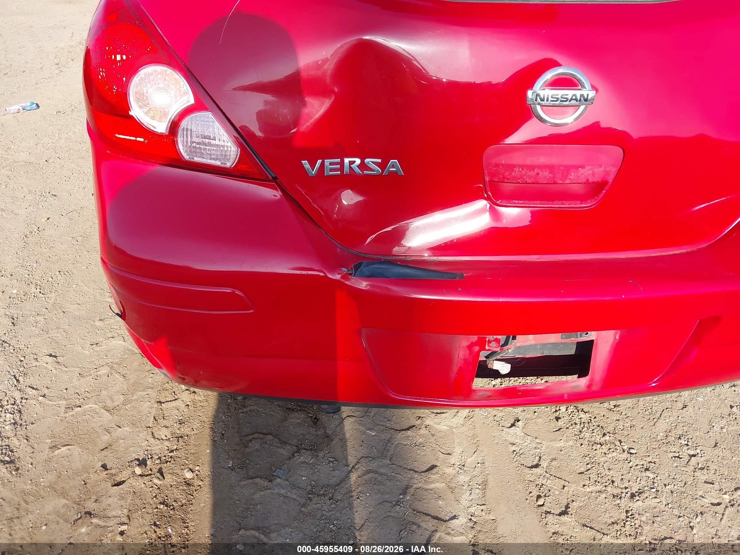 2012 Nissan Versa 1.8 S Red vin: 3N1BC1CPXCL371191