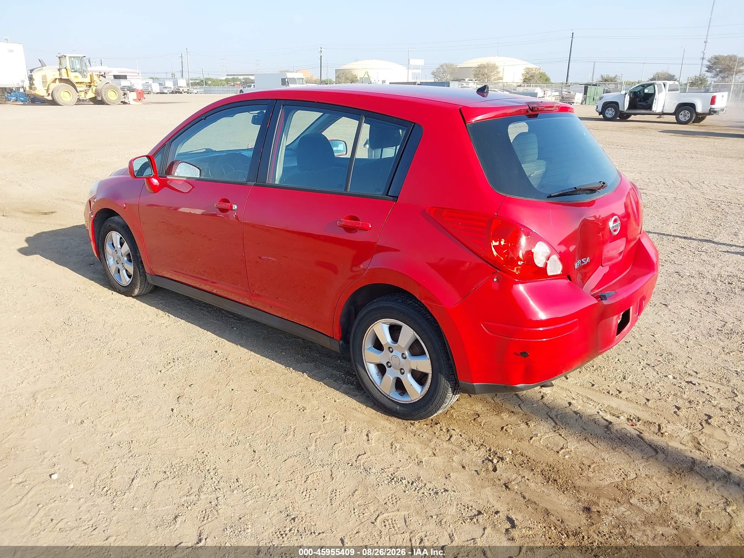 2012 Nissan Versa 1.8 S Red vin: 3N1BC1CPXCL371191