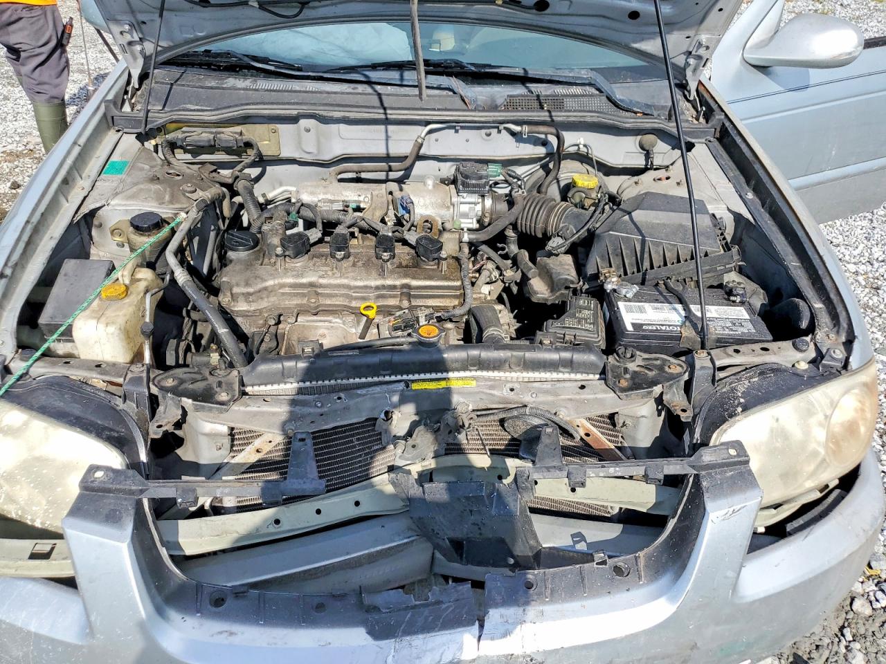 2004 Nissan Sentra 1.8 Silver vin: 3N1CB51D14L915649