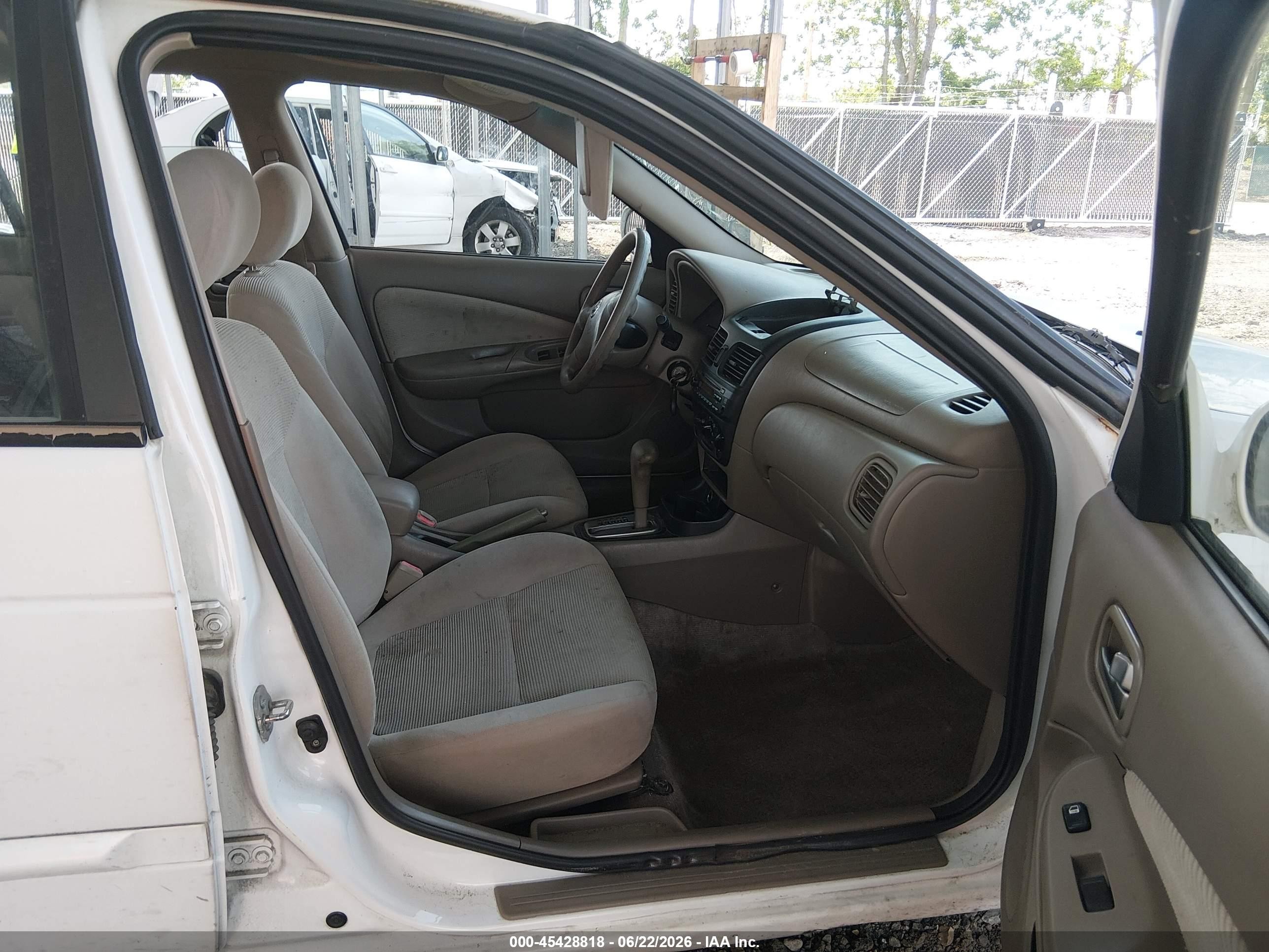 2005 Nissan Sentra 1.8s White vin: 3N1CB51D15L587599