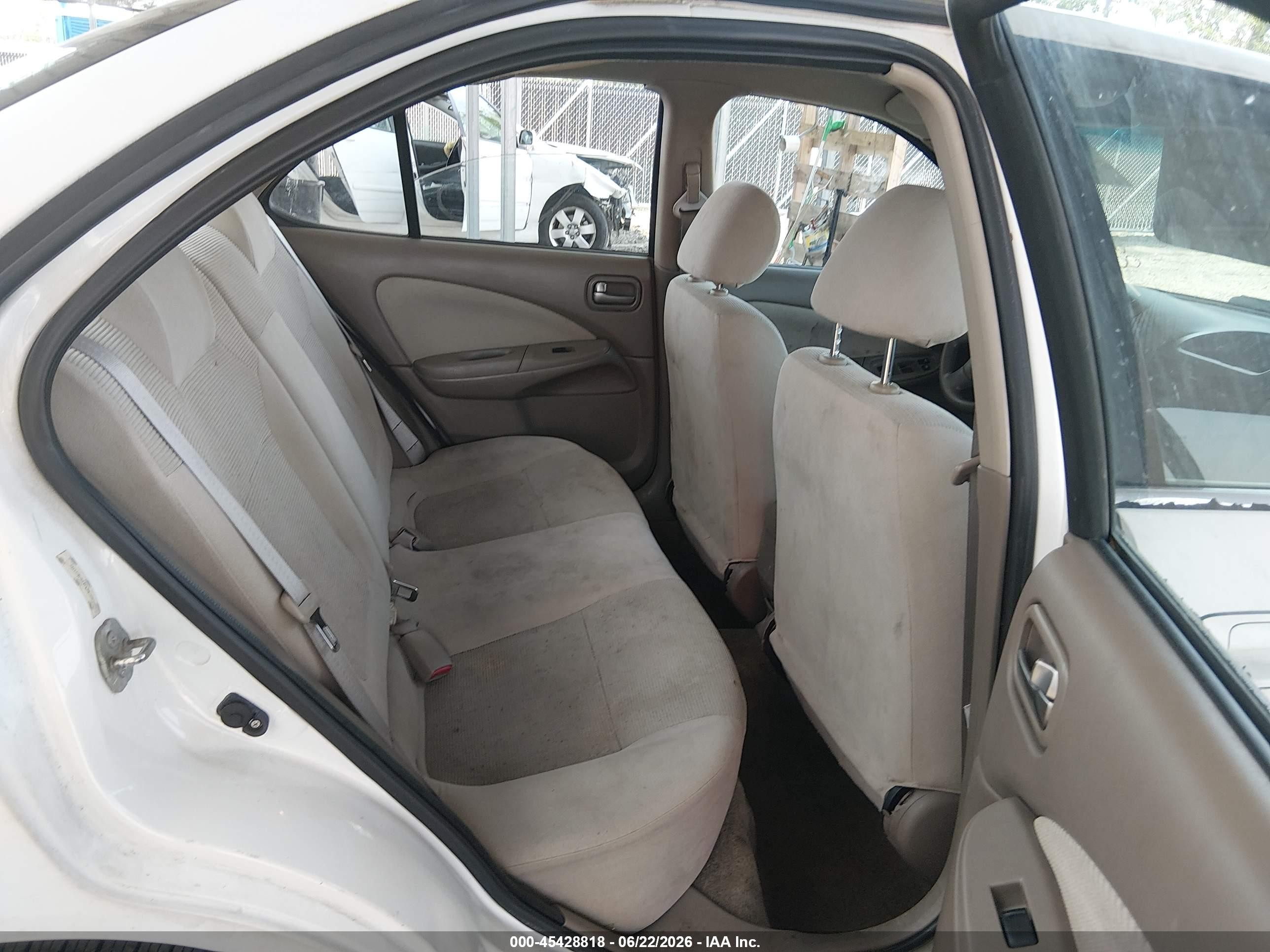 2005 Nissan Sentra 1.8s White vin: 3N1CB51D15L587599