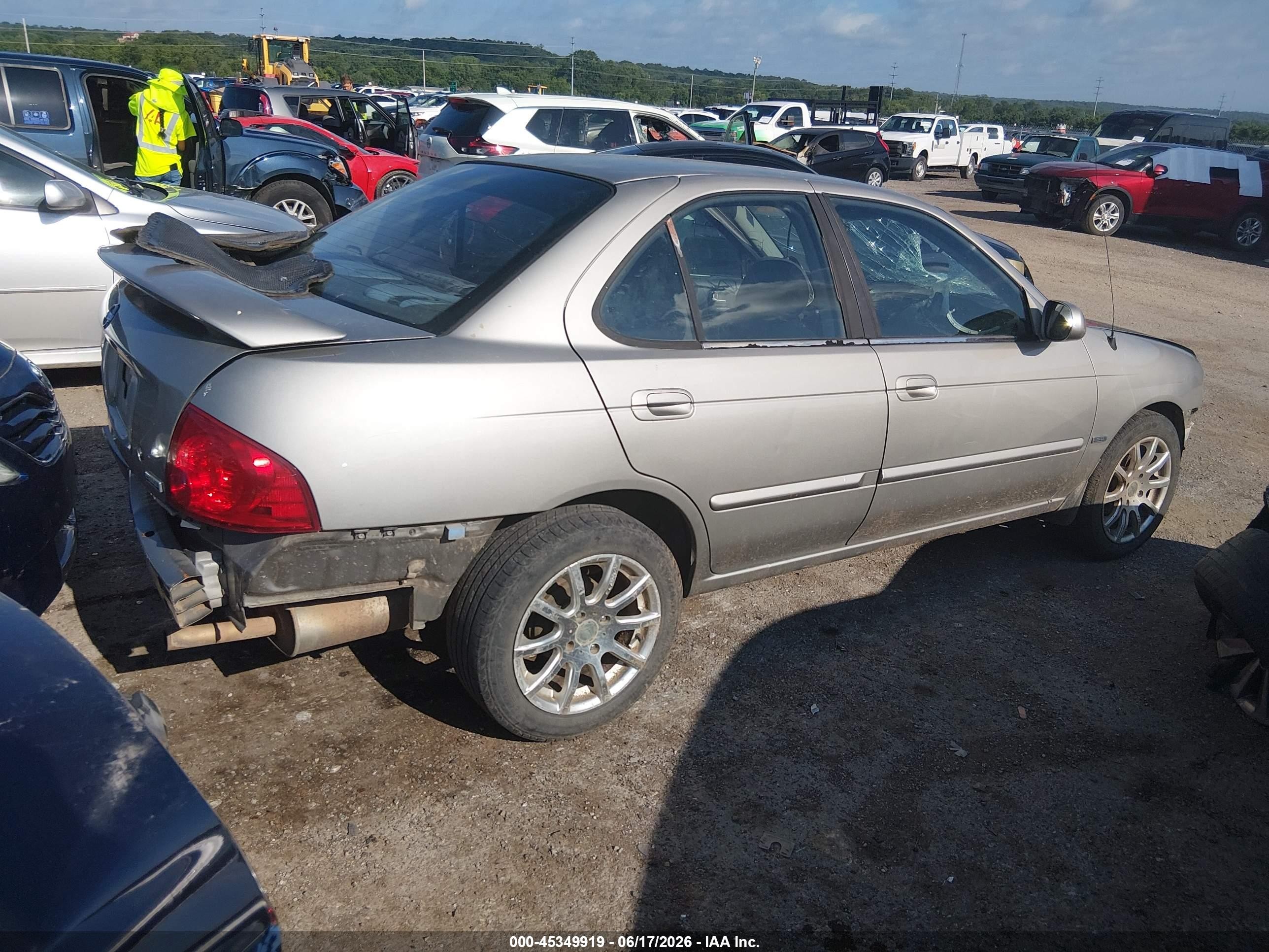 2006 Nissan Sentra 1.8s Серебряный vin: 3N1CB51D16L587345