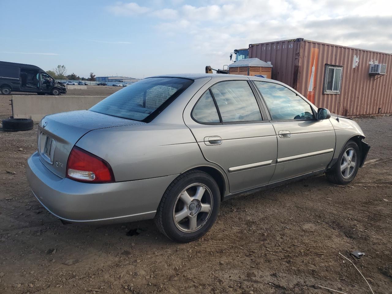 2000 Nissan Sentra Base Beige vin: 3N1CB51D1YL307832