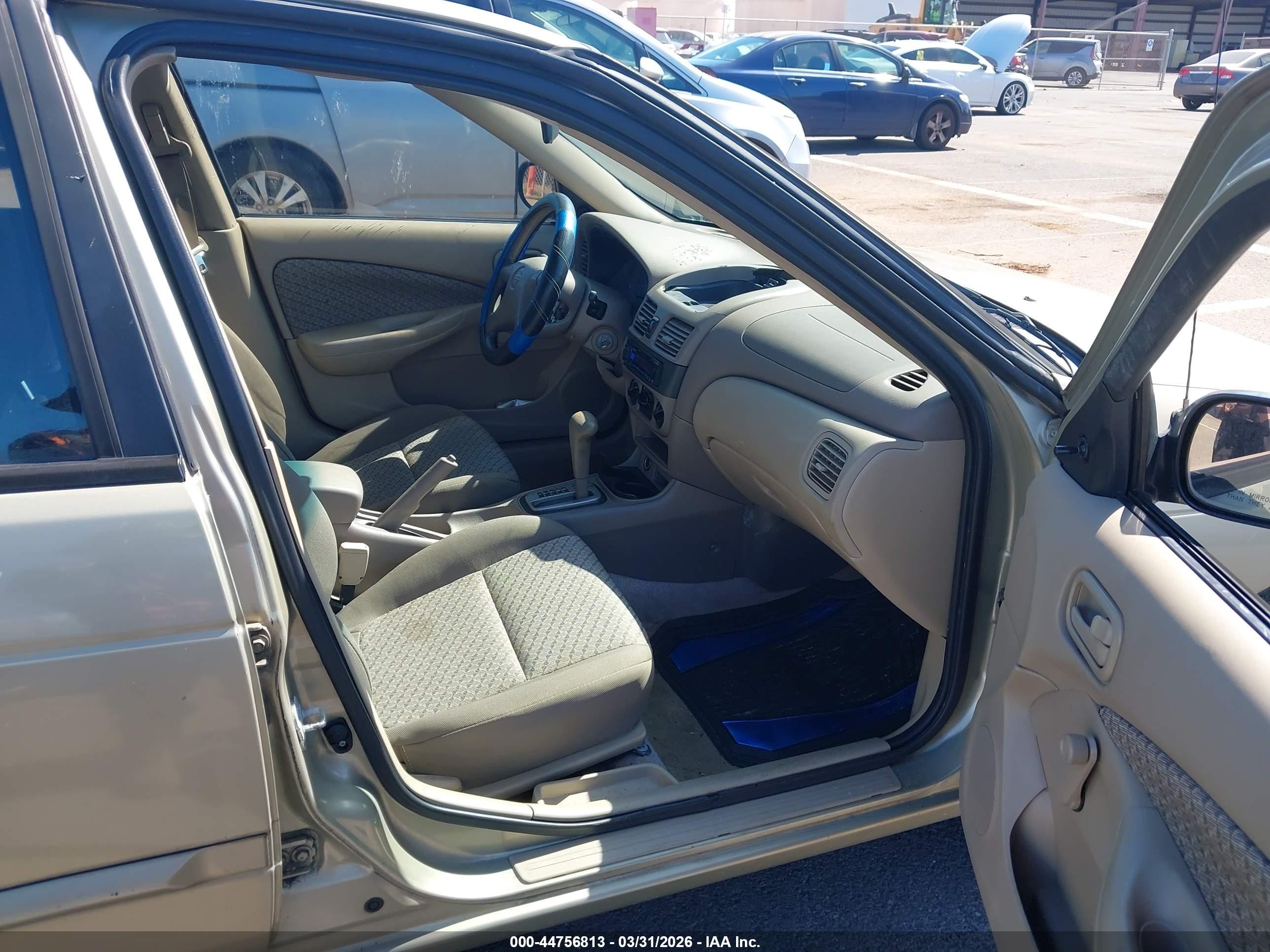 2001 Nissan Sentra Xe Золотой vin: 3N1CB51D21L494715