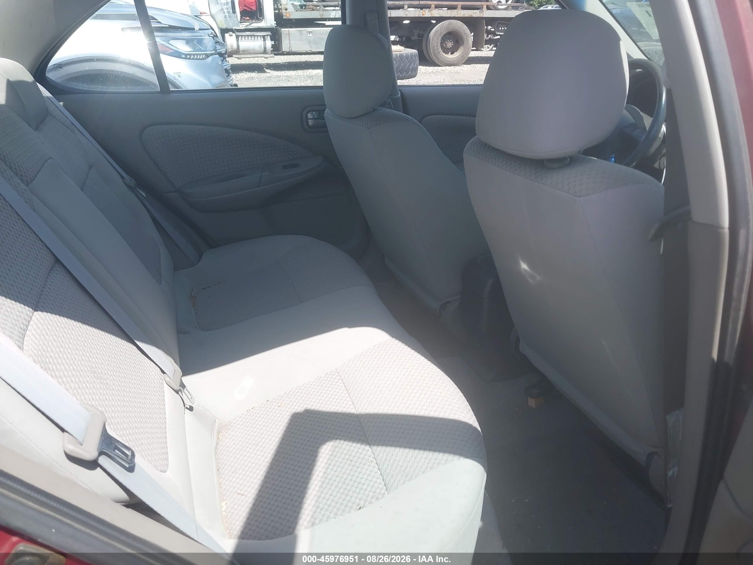 2004 Nissan Sentra 1.8s Red vin: 3N1CB51D24L891927