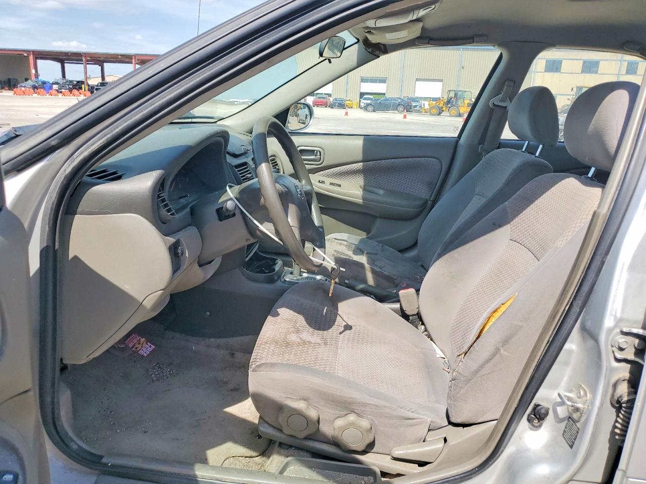 2005 Nissan Sentra 1.8 Silver vin: 3N1CB51D25L596490