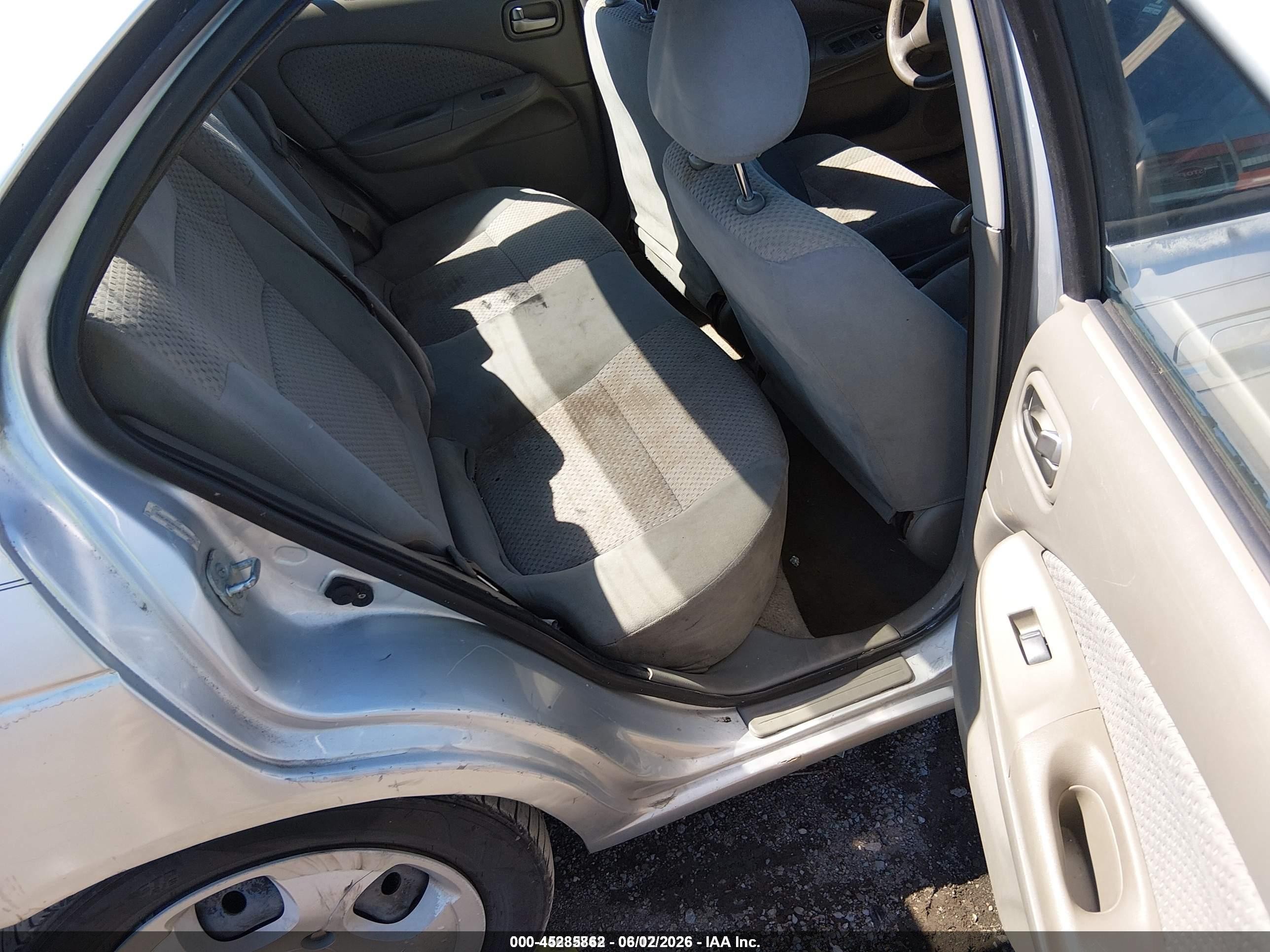 2006 Nissan Sentra 1.8s Silver vin: 3N1CB51D26L558792