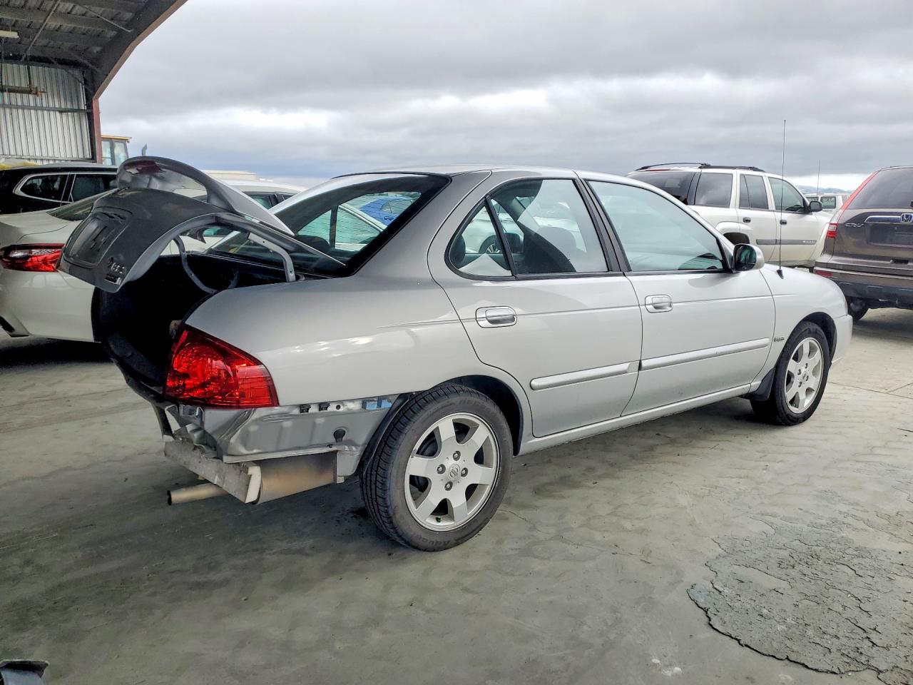 2006 Nissan Sentra 1.8 Серебряный vin: 3N1CB51D26L614620