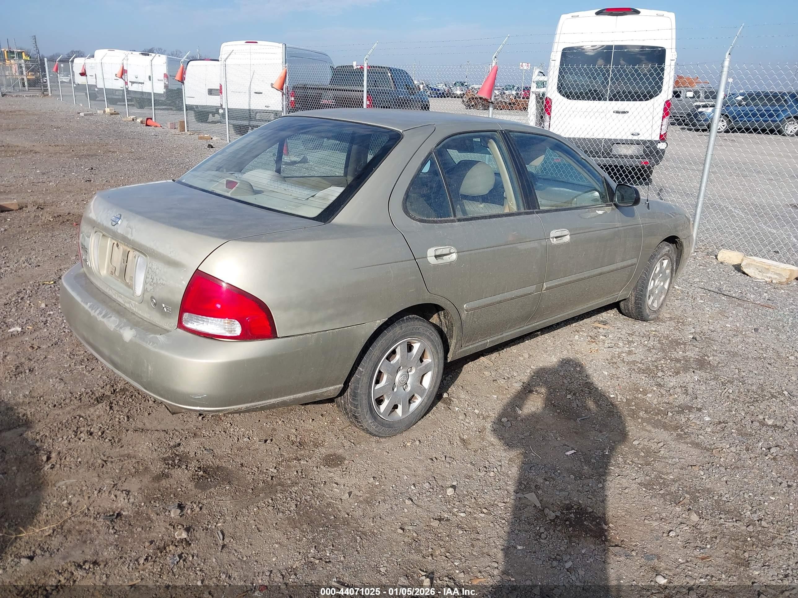2000 Nissan Sentra Gxe/xe Gold vin: 3N1CB51D2YL304907