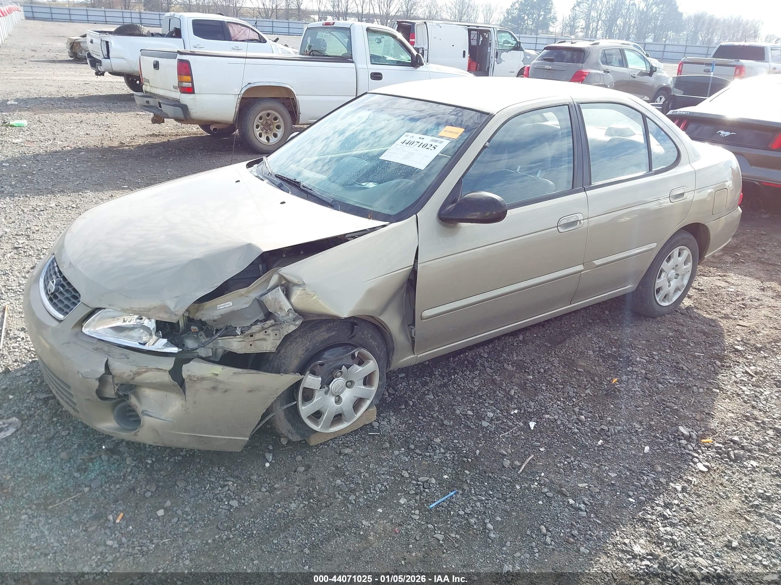 2000 Nissan Sentra Gxe/xe Gold vin: 3N1CB51D2YL304907