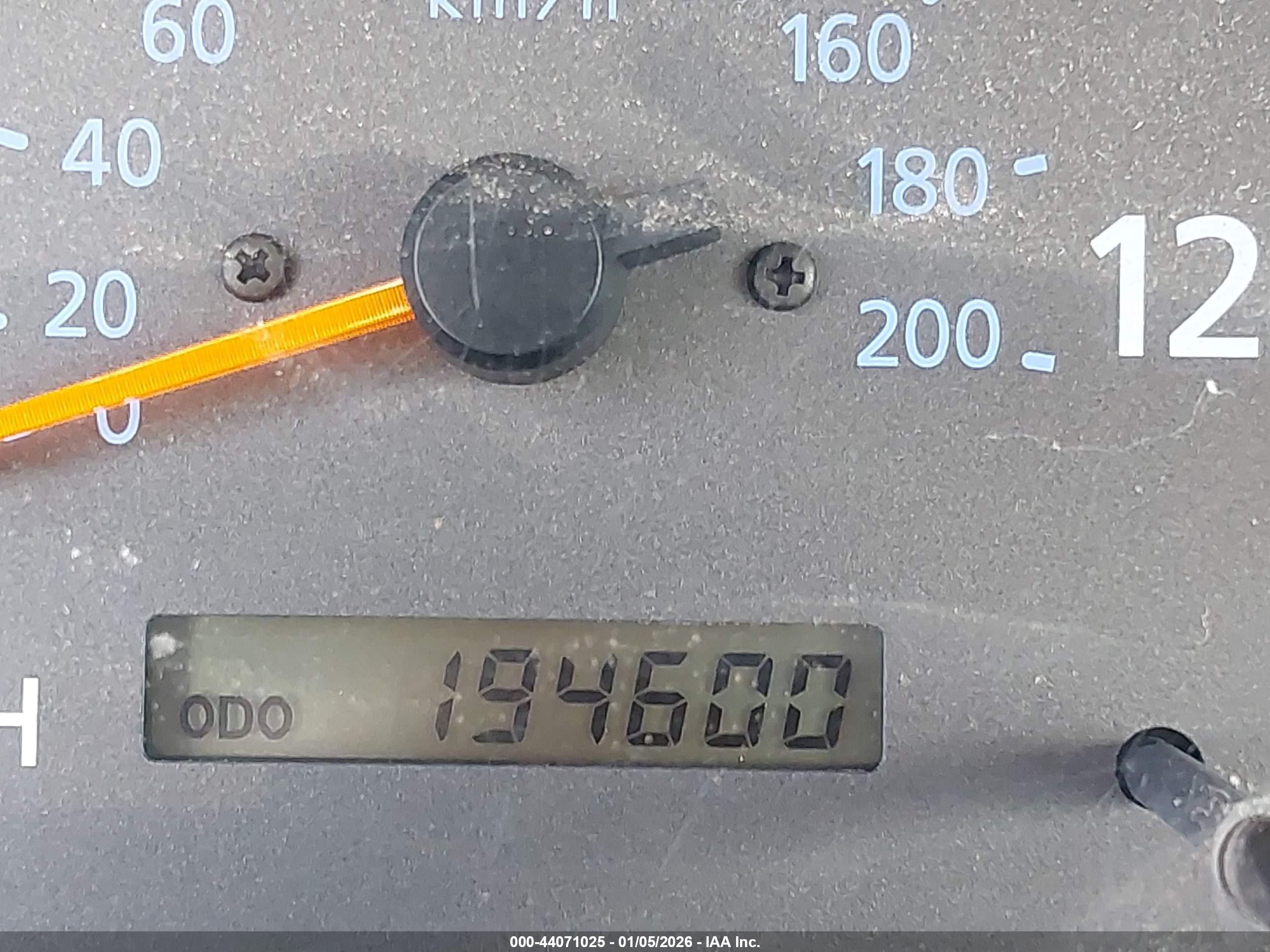 2000 Nissan Sentra Gxe/xe Gold vin: 3N1CB51D2YL304907