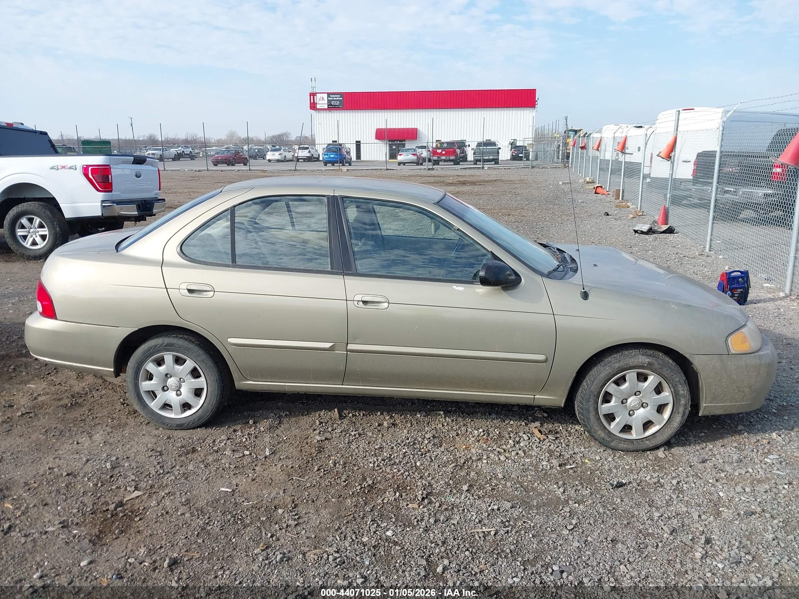 2000 Nissan Sentra Gxe/xe Gold vin: 3N1CB51D2YL304907
