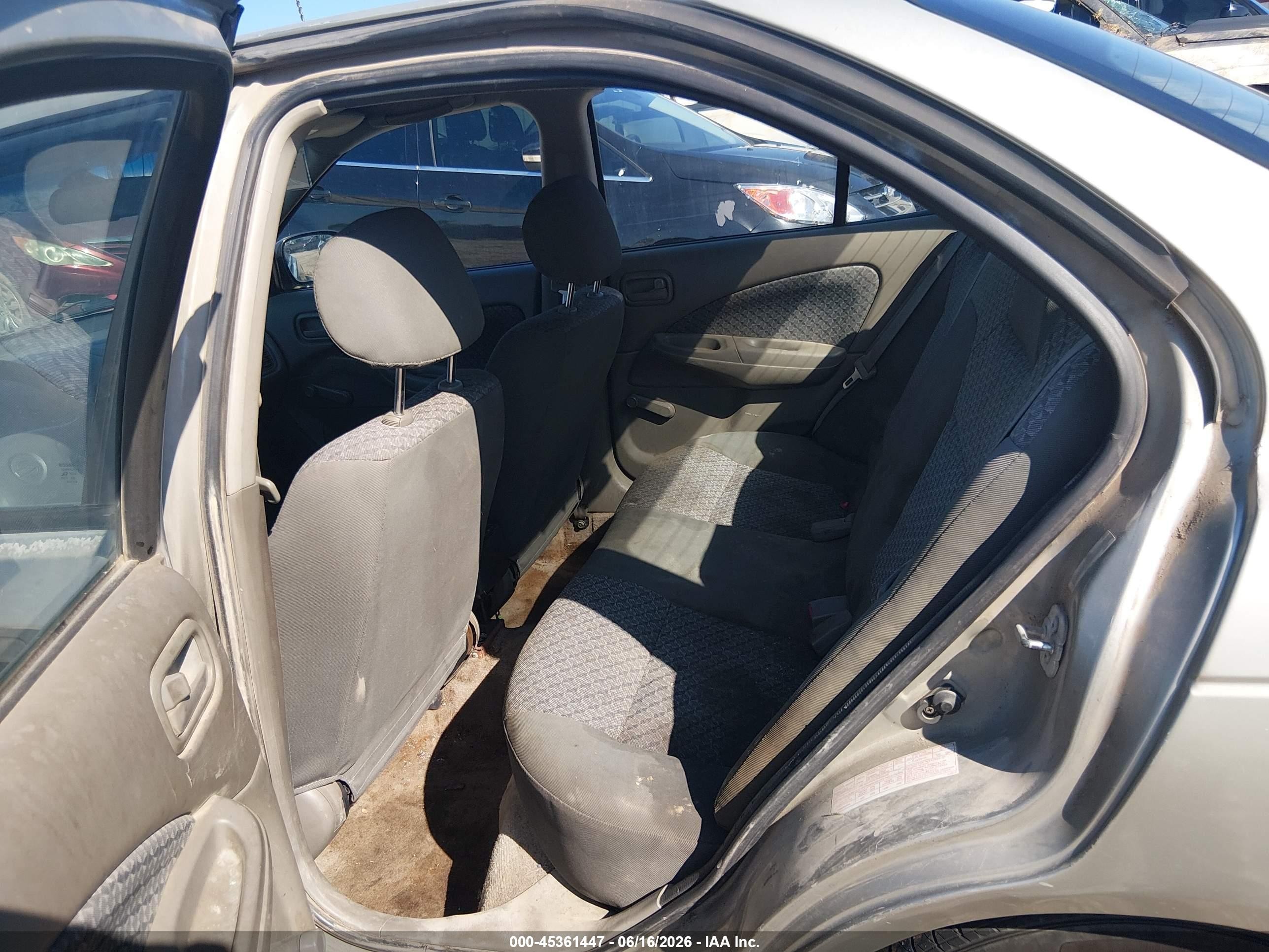 2002 Nissan Sentra Xe Серебряный vin: 3N1CB51D32L682466