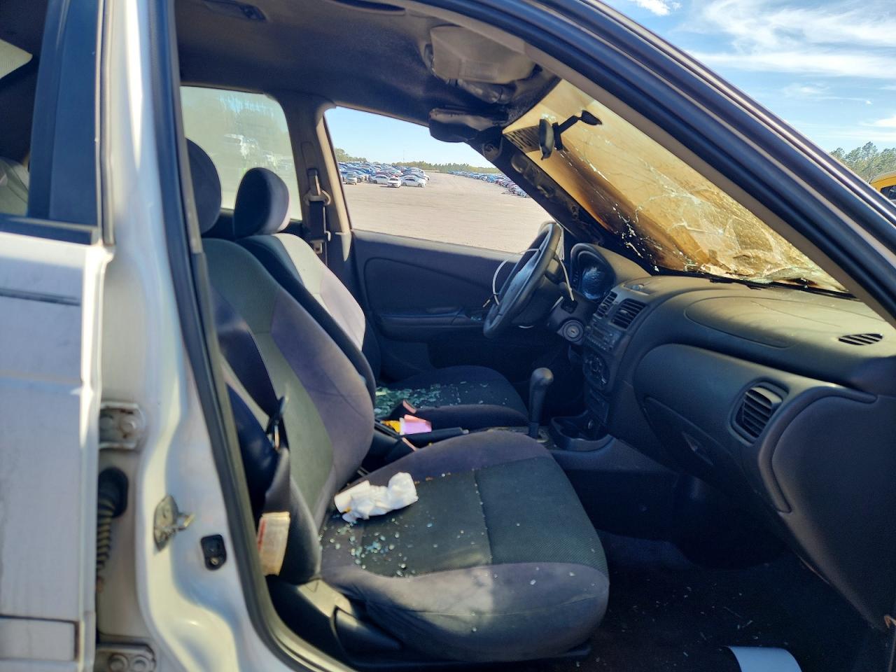 2005 Nissan Sentra 1.8 White vin: 3N1CB51D35L520390