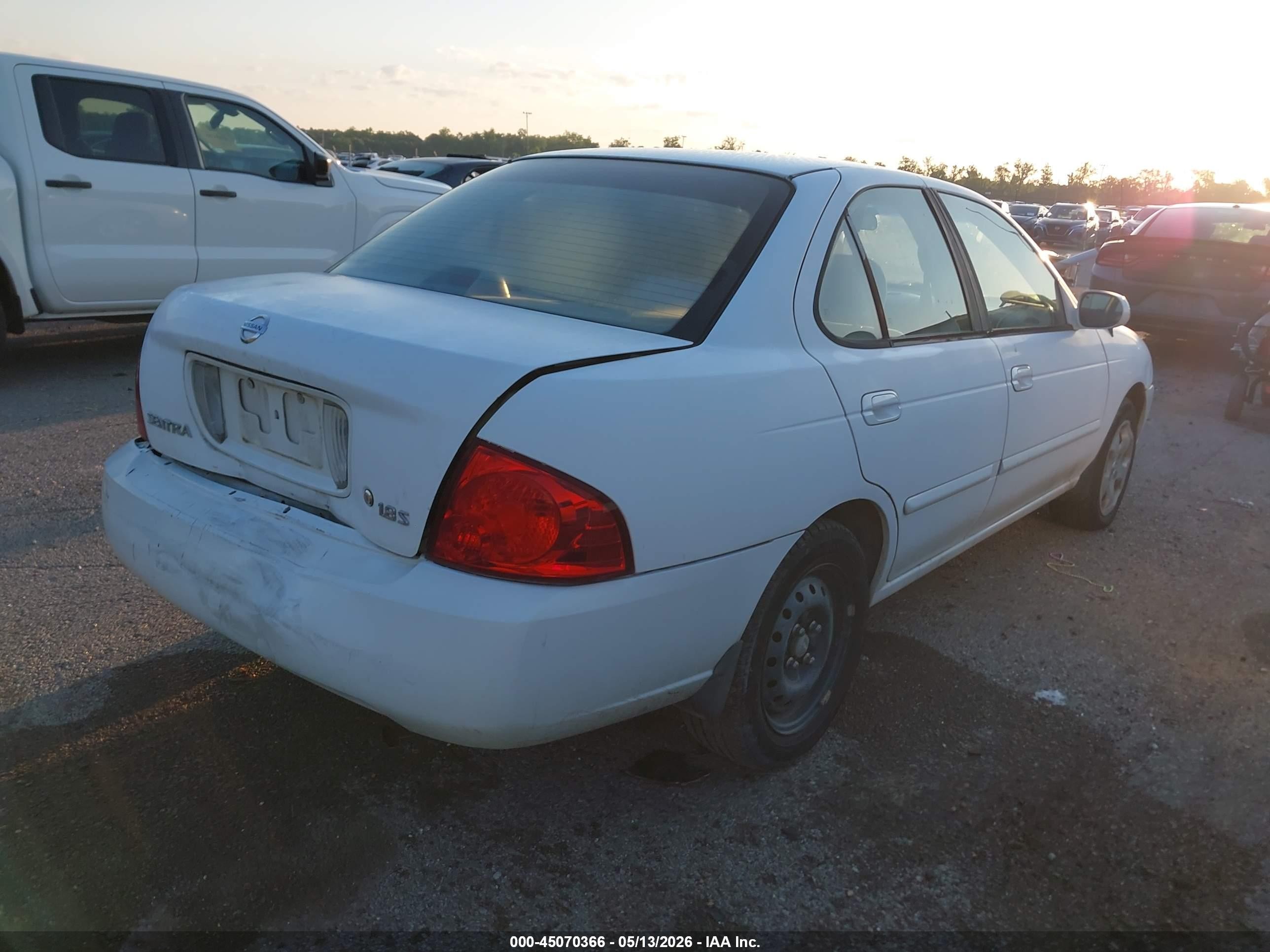 2004 Nissan Sentra 1.8s White vin: 3N1CB51D44L875826
