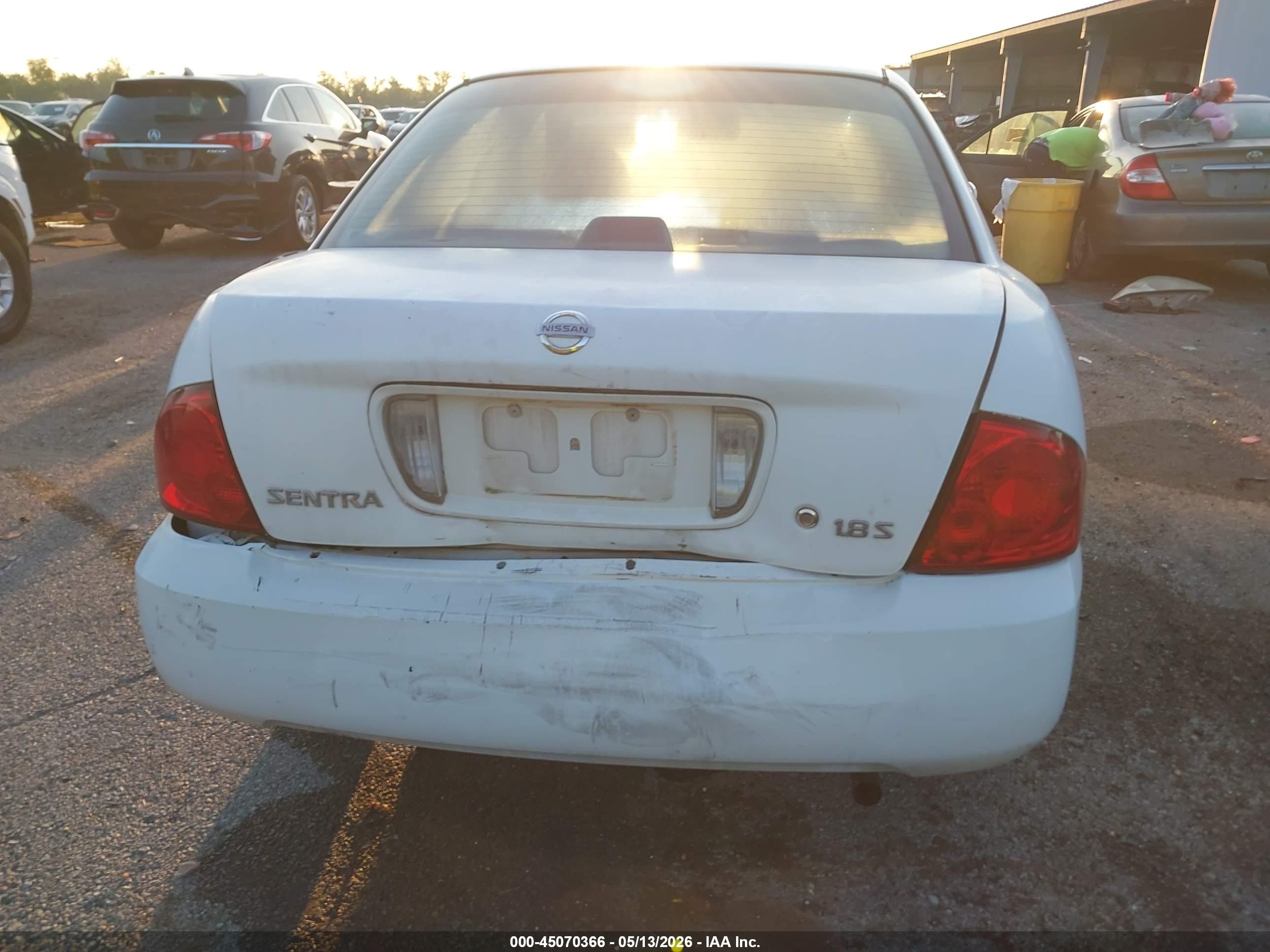2004 Nissan Sentra 1.8s White vin: 3N1CB51D44L875826