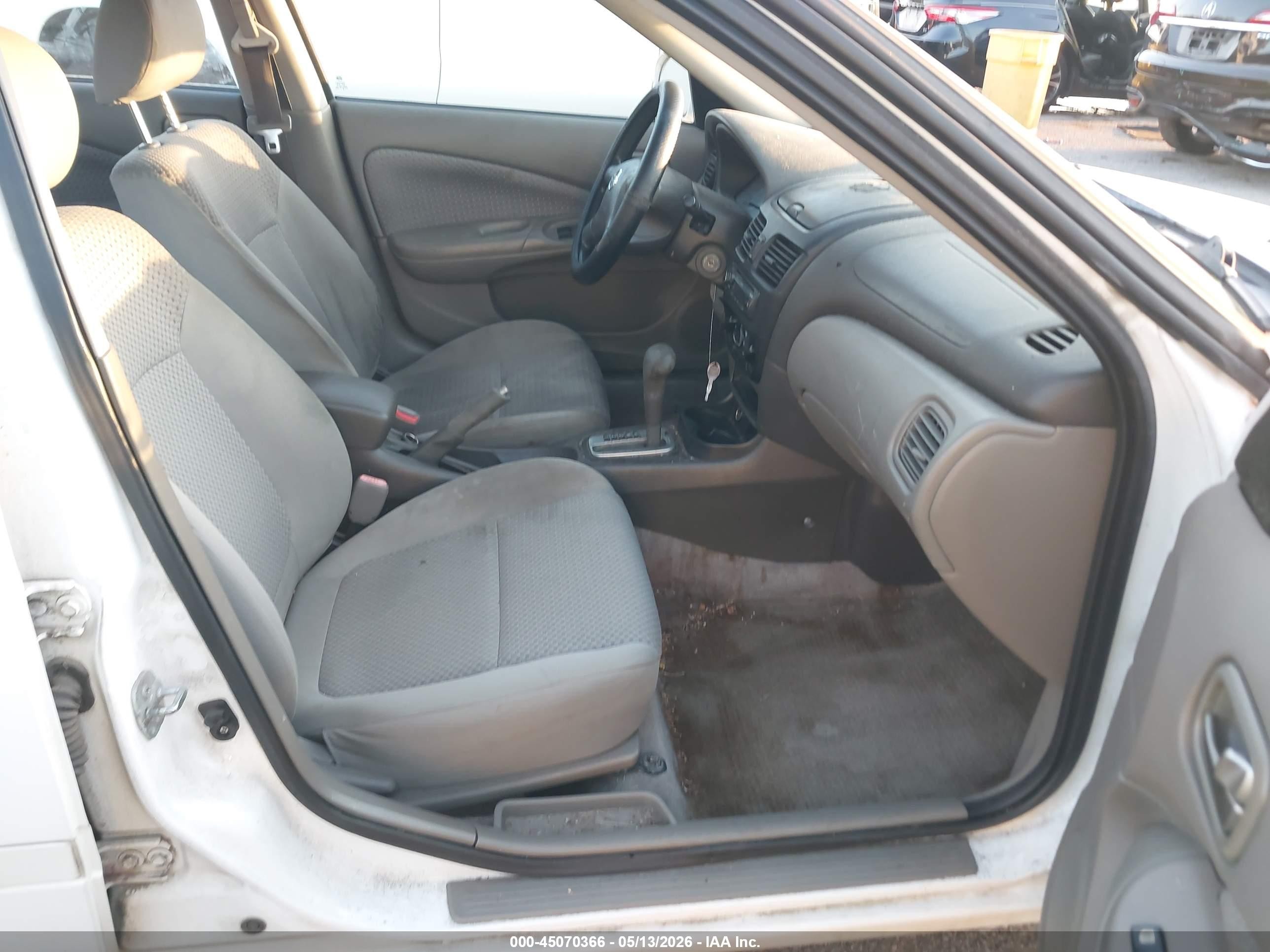 2004 Nissan Sentra 1.8s White vin: 3N1CB51D44L875826