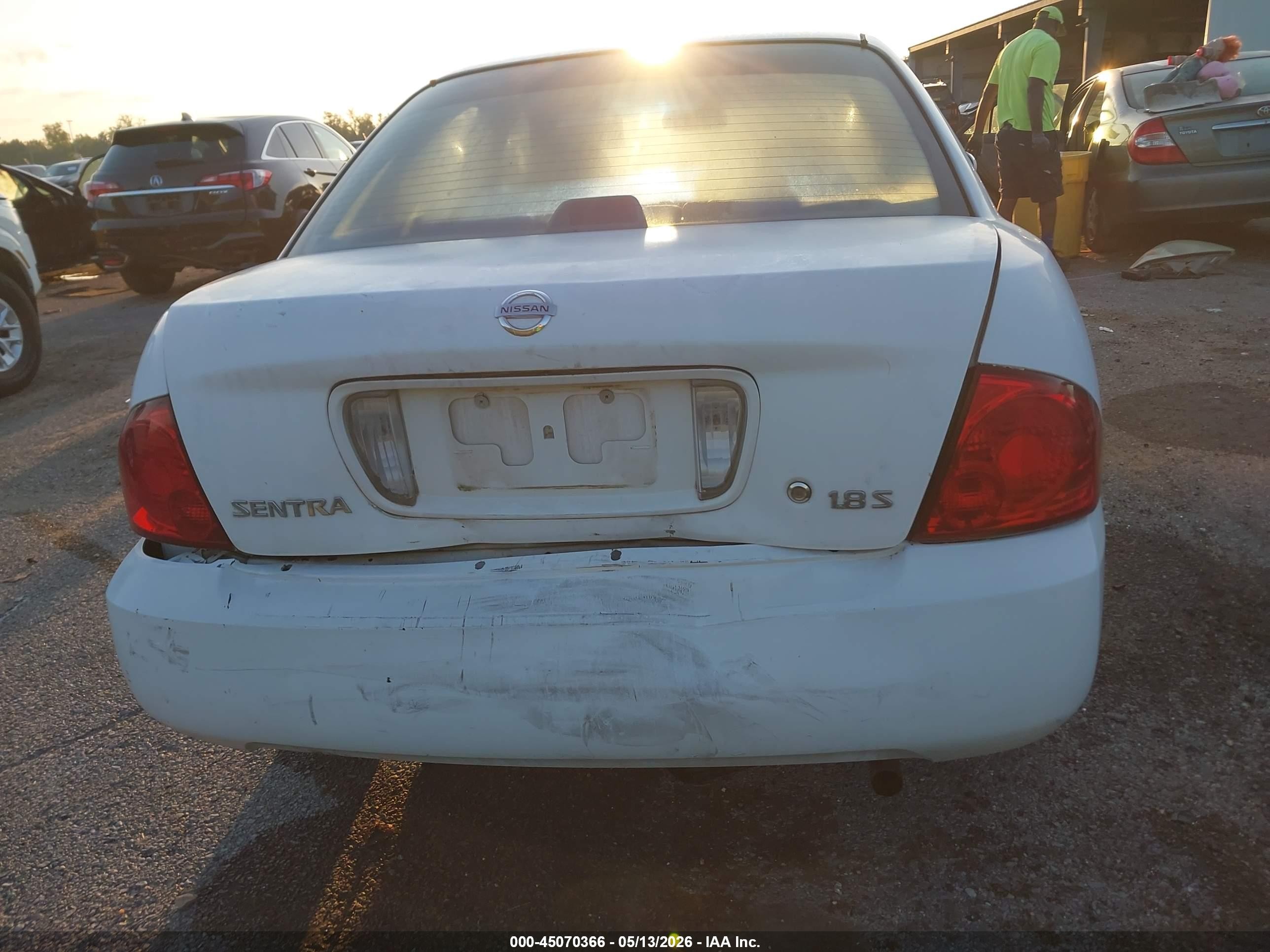 2004 Nissan Sentra 1.8s White vin: 3N1CB51D44L875826