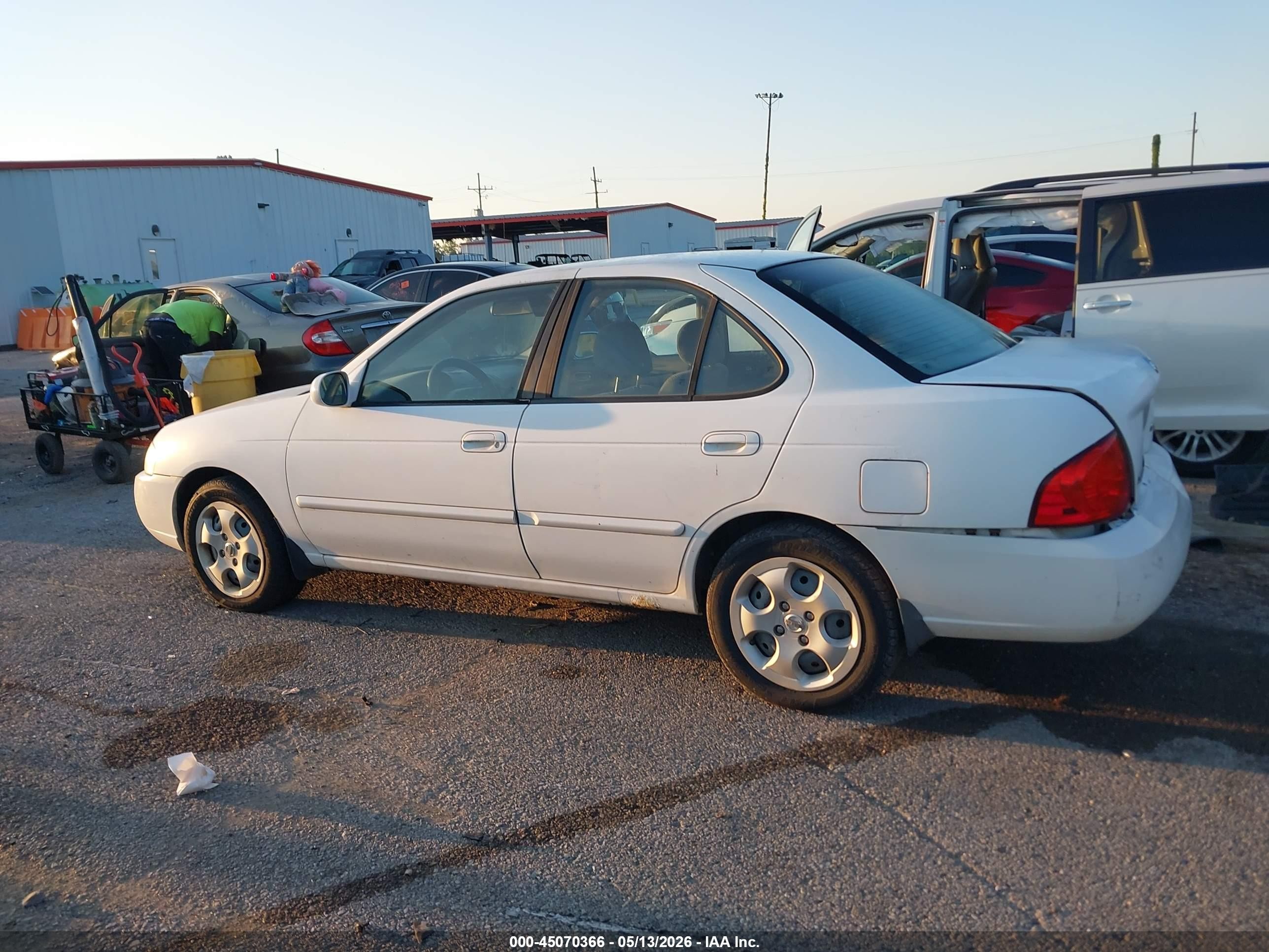 2004 Nissan Sentra 1.8s White vin: 3N1CB51D44L875826