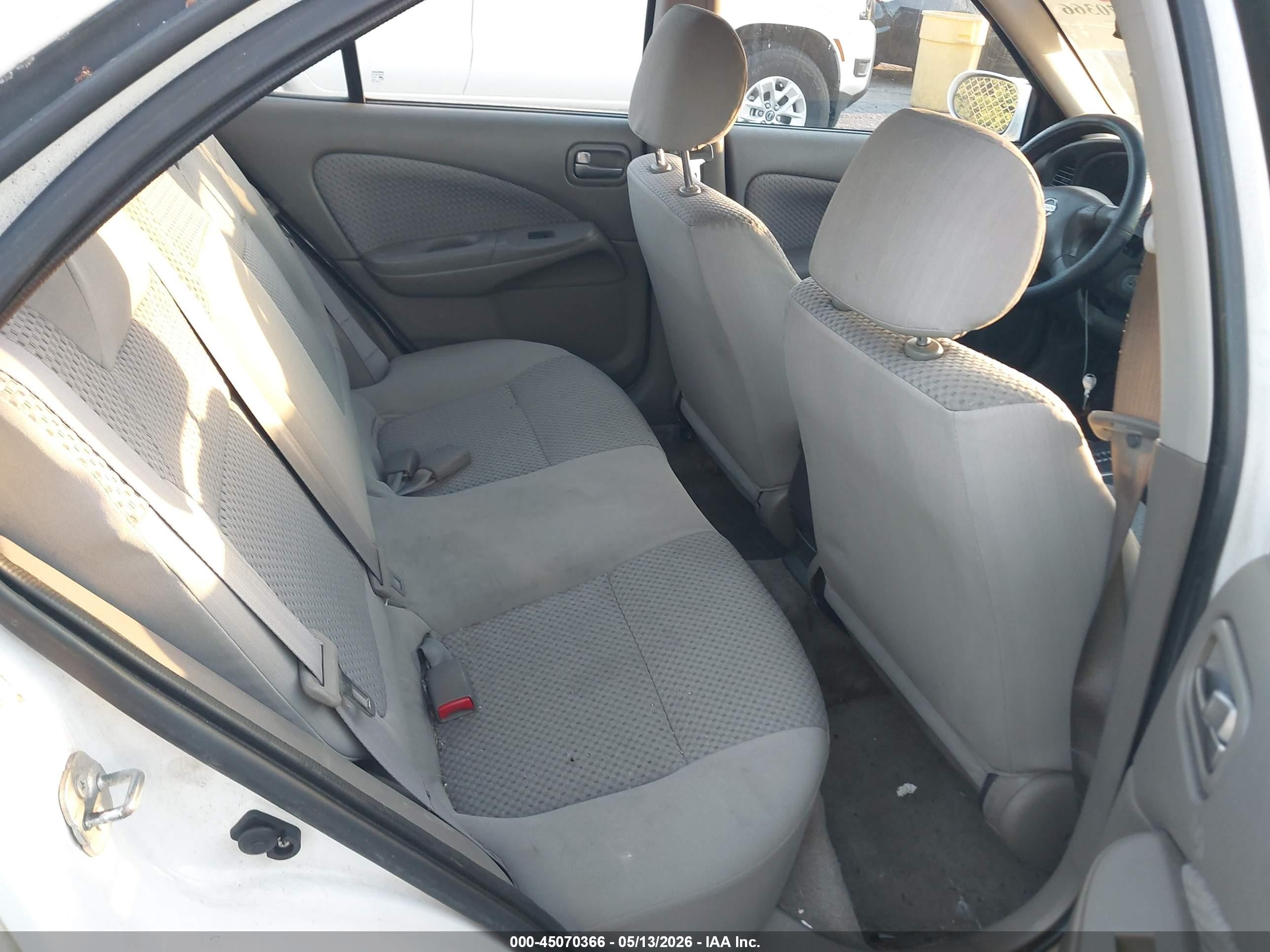 2004 Nissan Sentra 1.8s White vin: 3N1CB51D44L875826