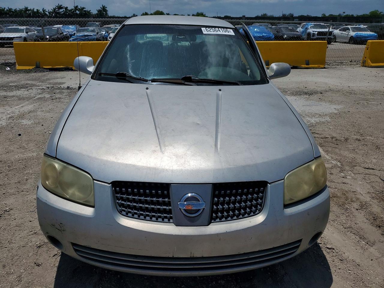 2004 Nissan Sentra 1.8 Silver vin: 3N1CB51D44L888530