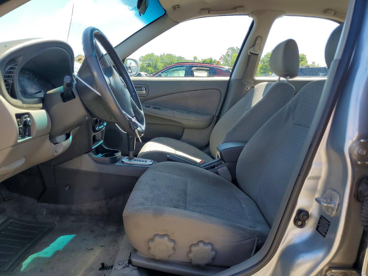 2004 Nissan Sentra Silver vin: 3N1CB51D44L890455