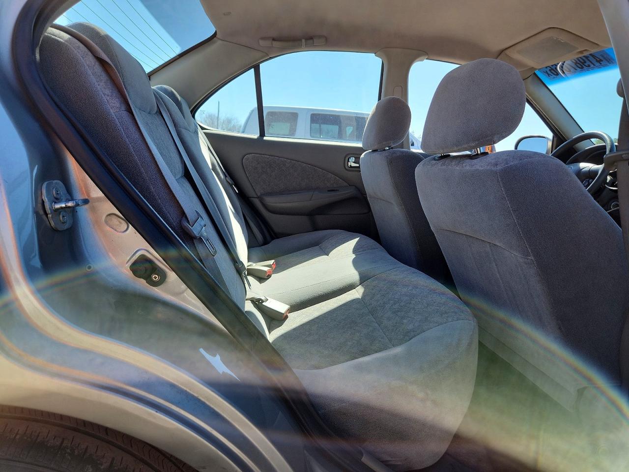 2000 Nissan Sentra Xe Silver vin: 3N1CB51D4YL335348
