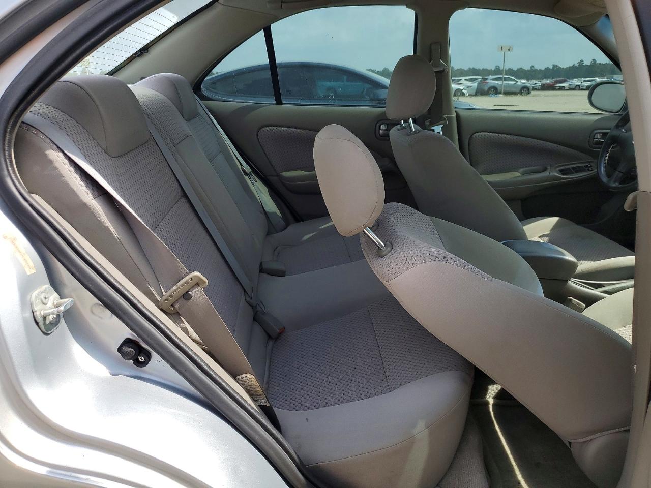 2004 Nissan Sentra 1.8 Silver vin: 3N1CB51D54L458084