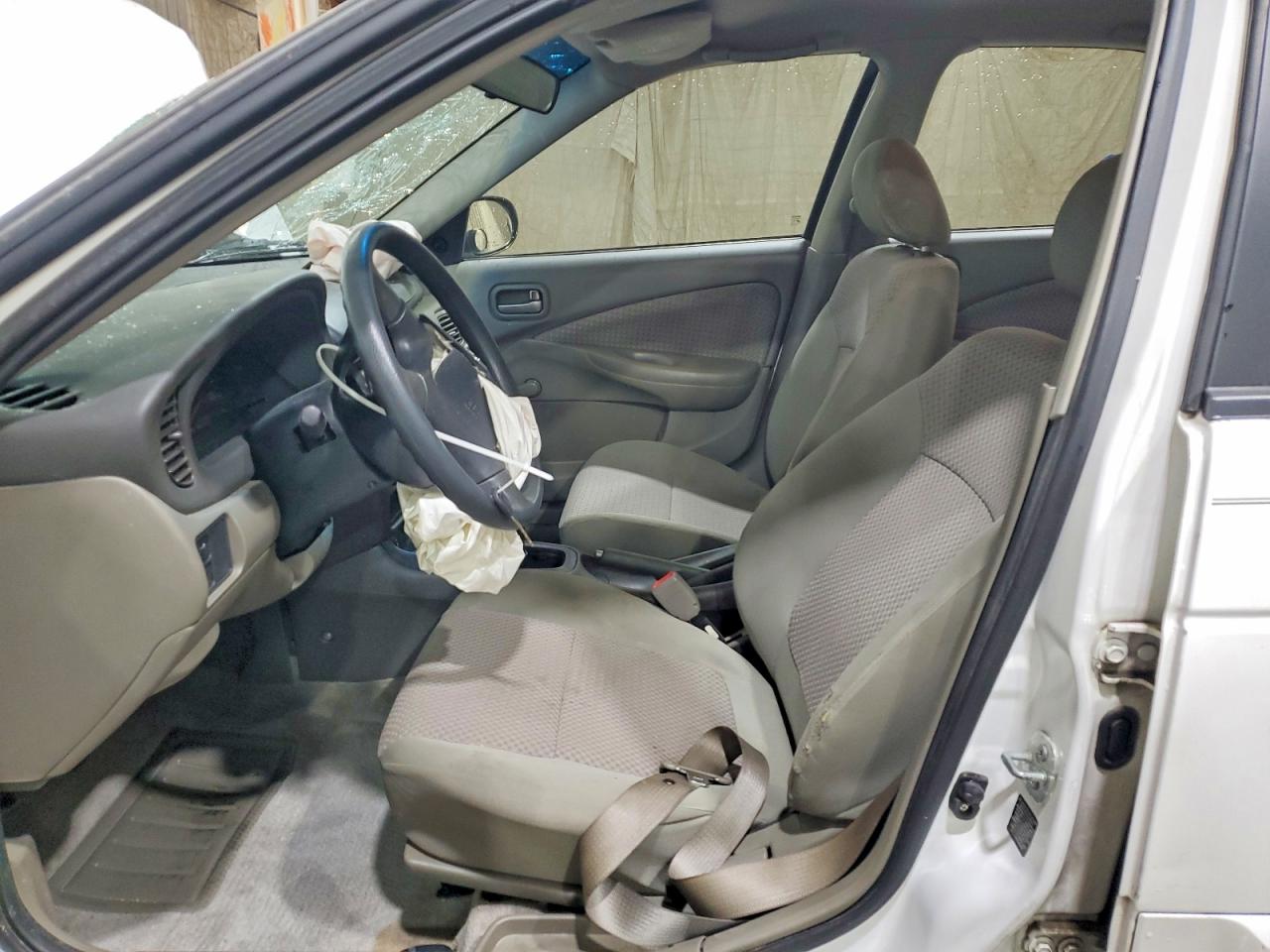 2004 Nissan Sentra 1.8 White vin: 3N1CB51D54L856797
