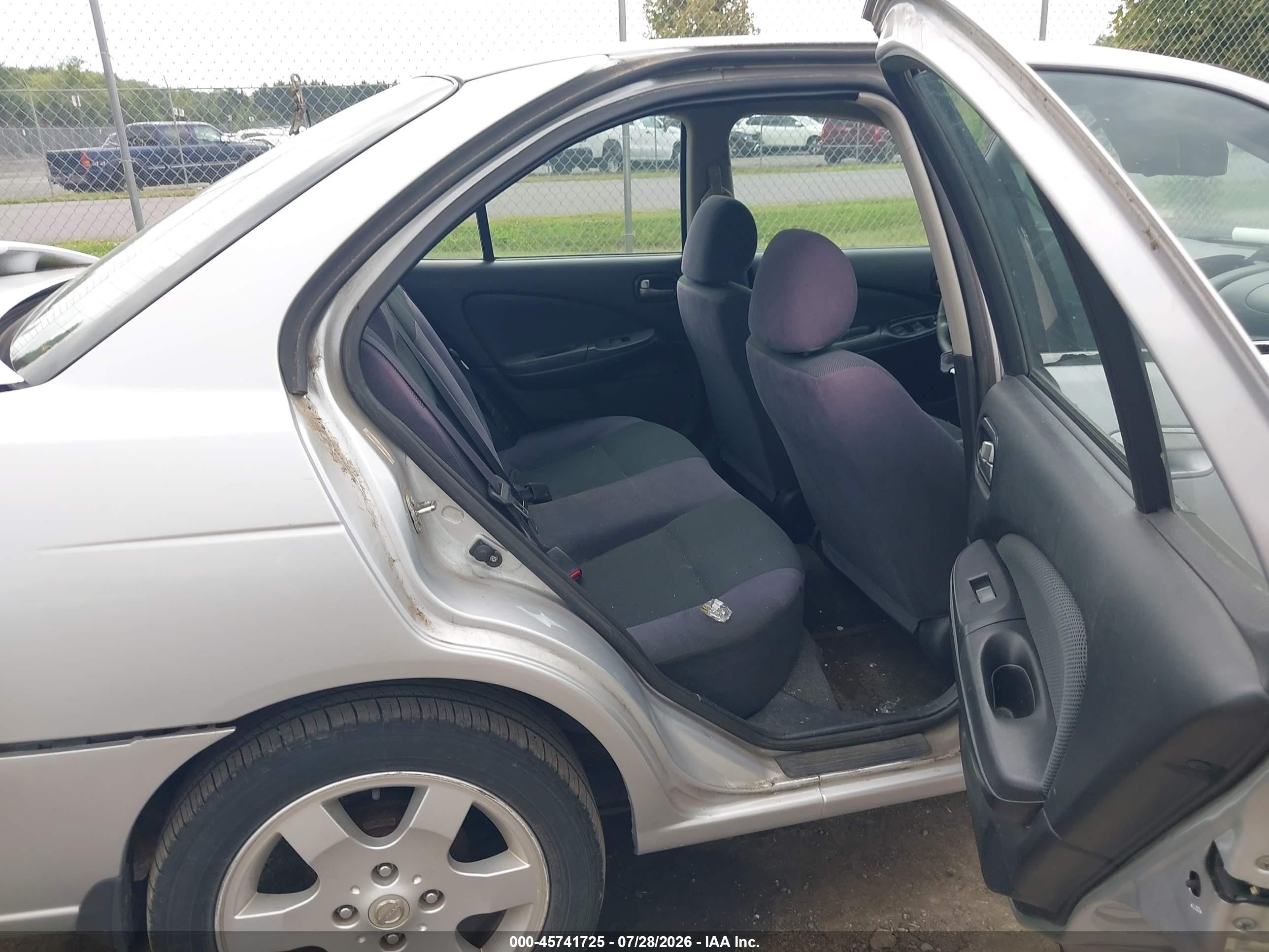 2006 Nissan Sentra 1.8s Silver vin: 3N1CB51D56L511885